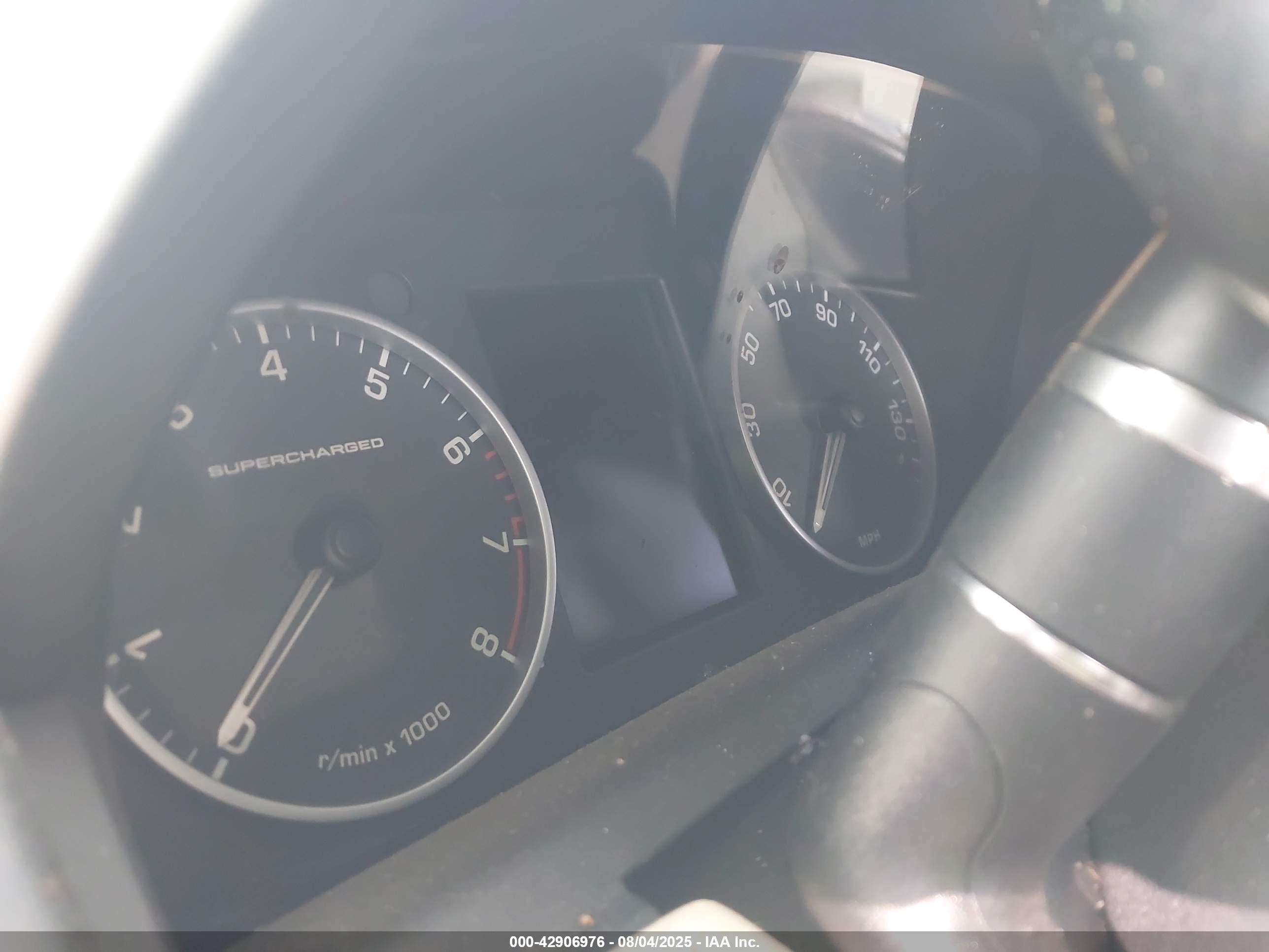 LAND ROVER image 7