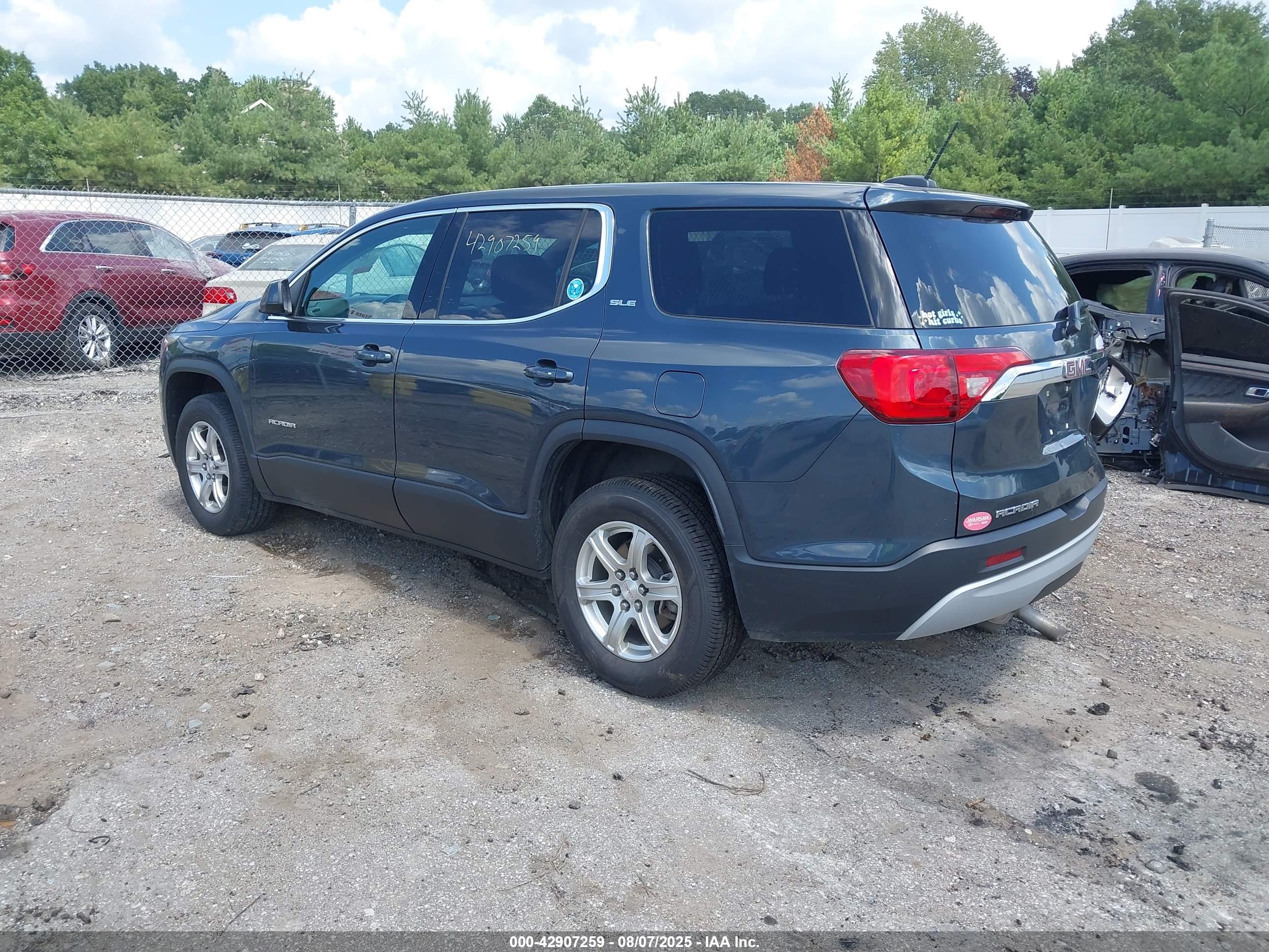 GMC ACADIA image 3