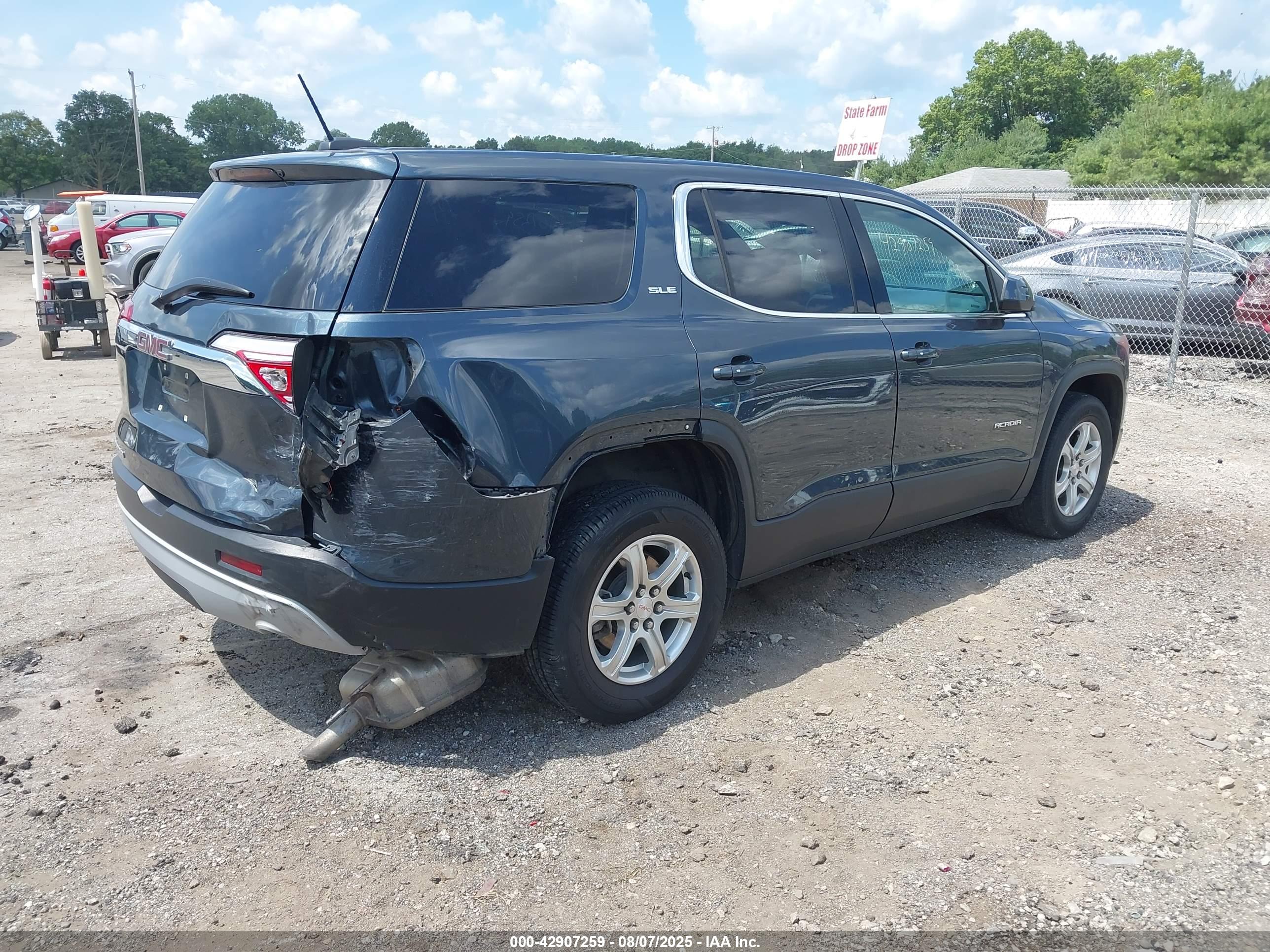 GMC ACADIA image 4