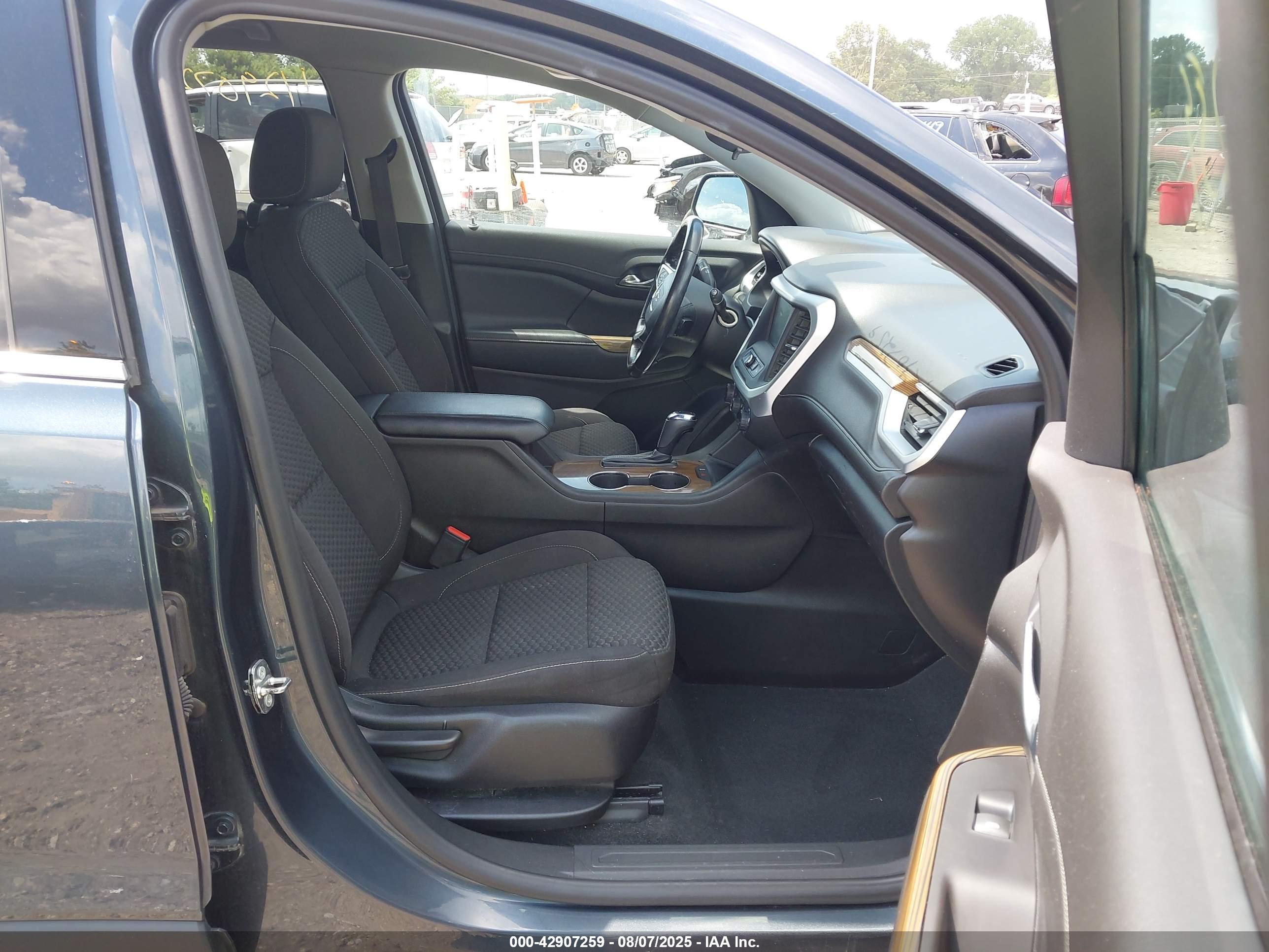 GMC ACADIA image 5
