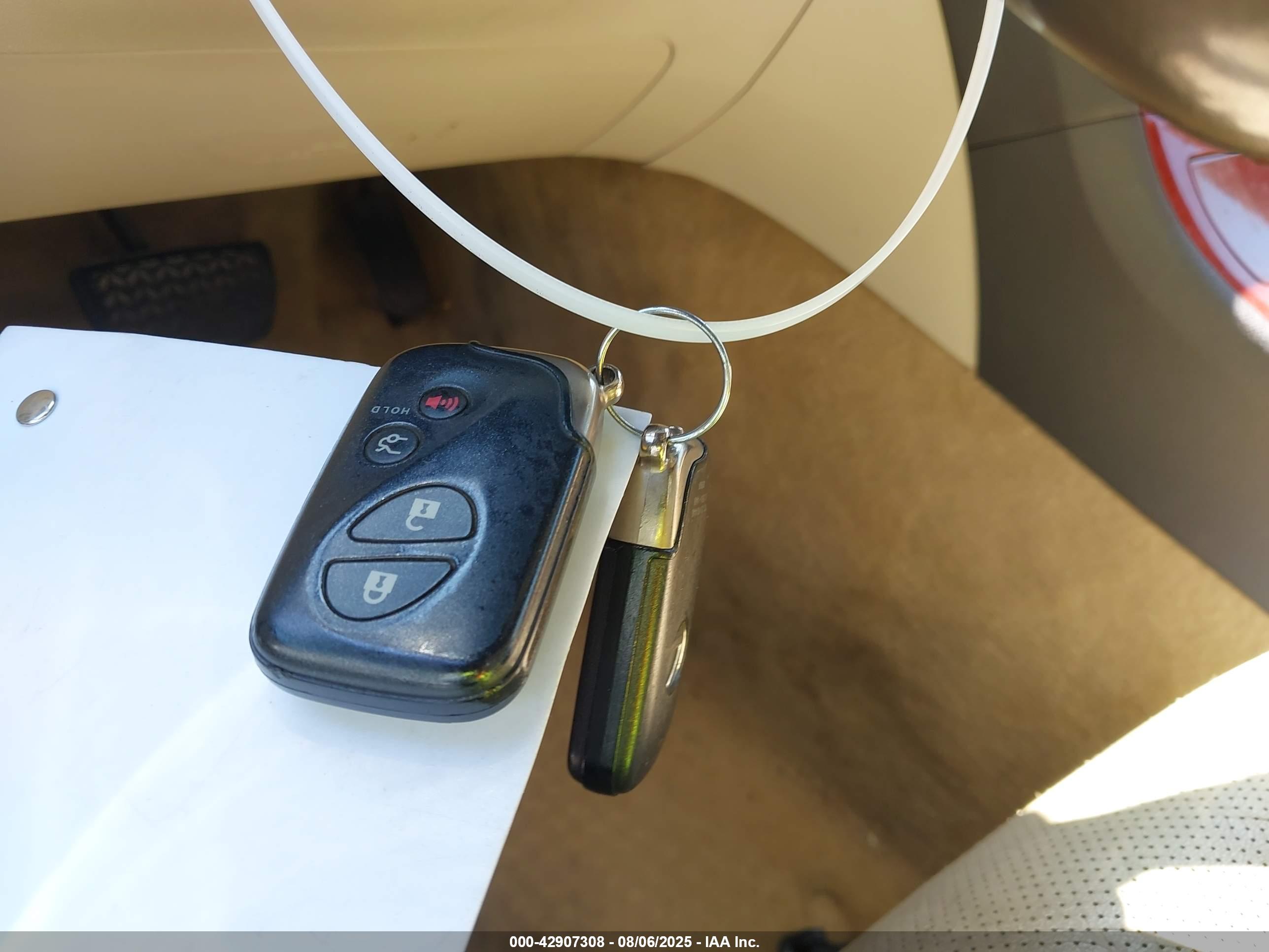 LEXUS ES image 11