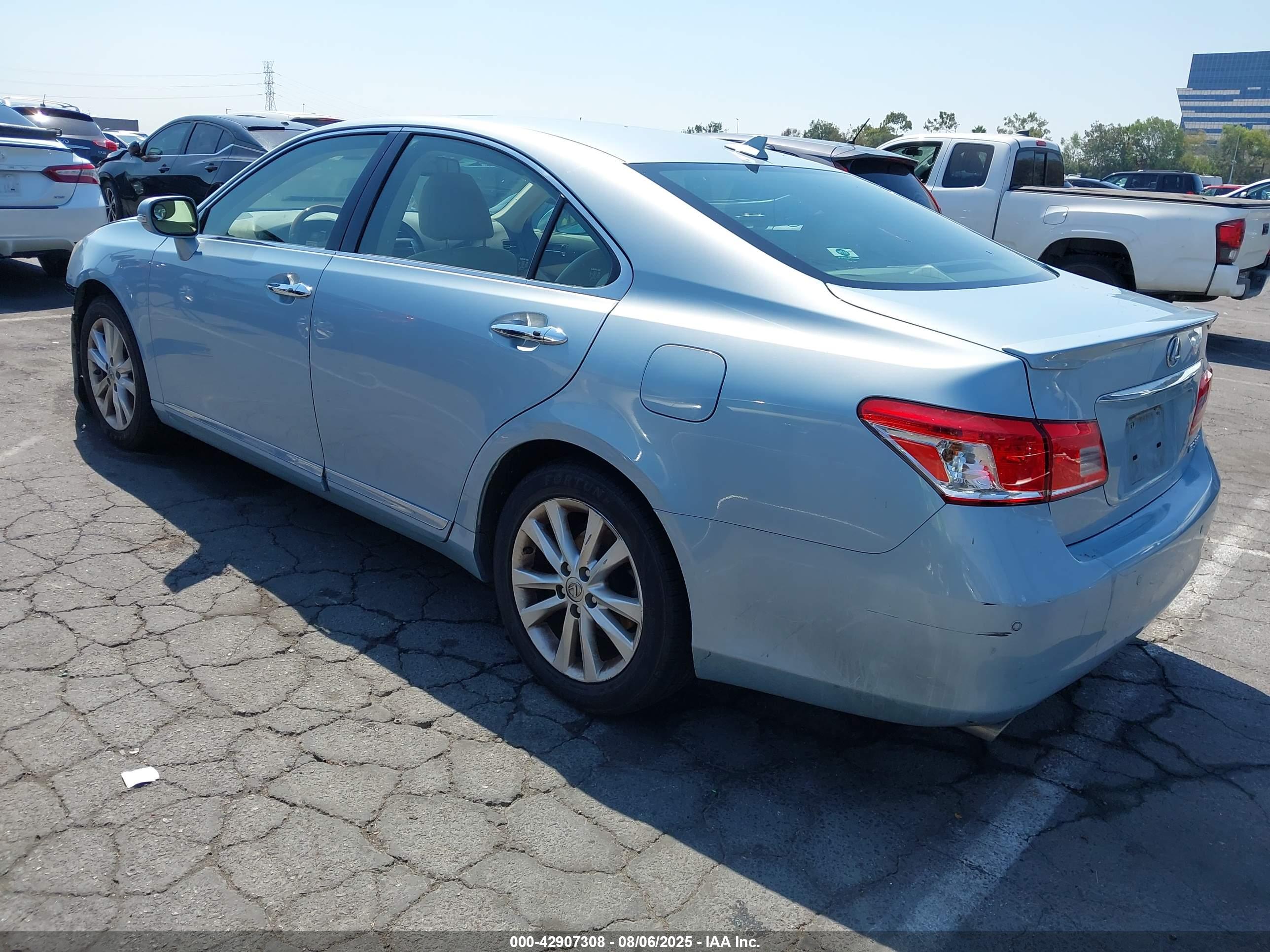 LEXUS ES image 3