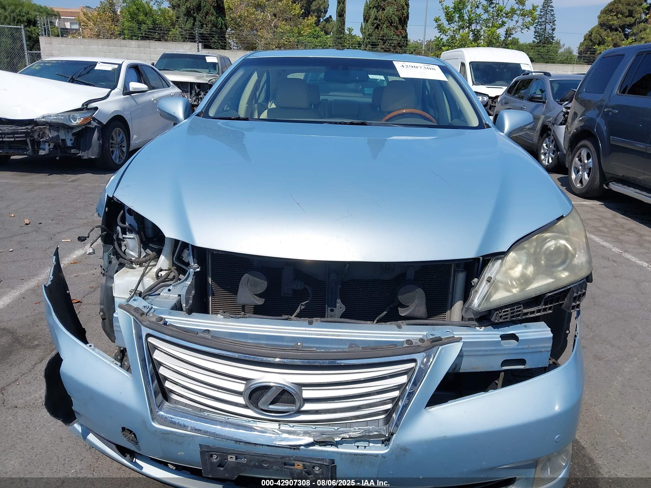 LEXUS ES image 6