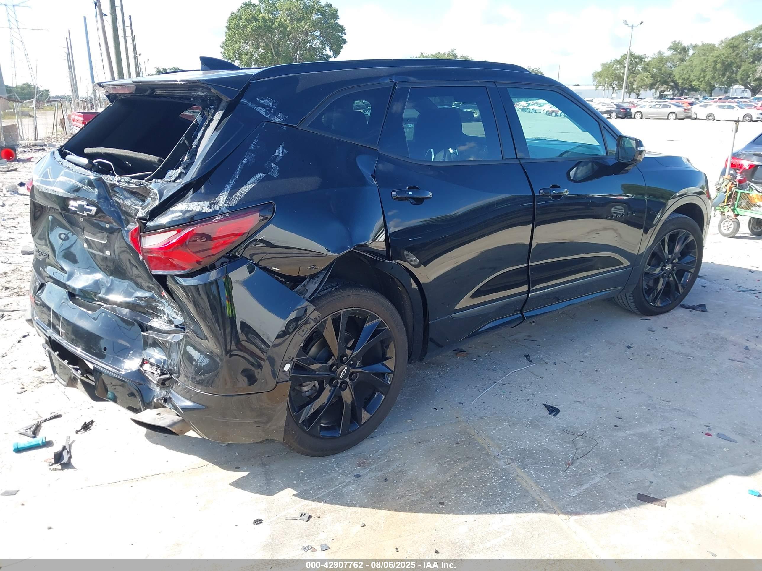 CHEVROLET BLAZER image 4