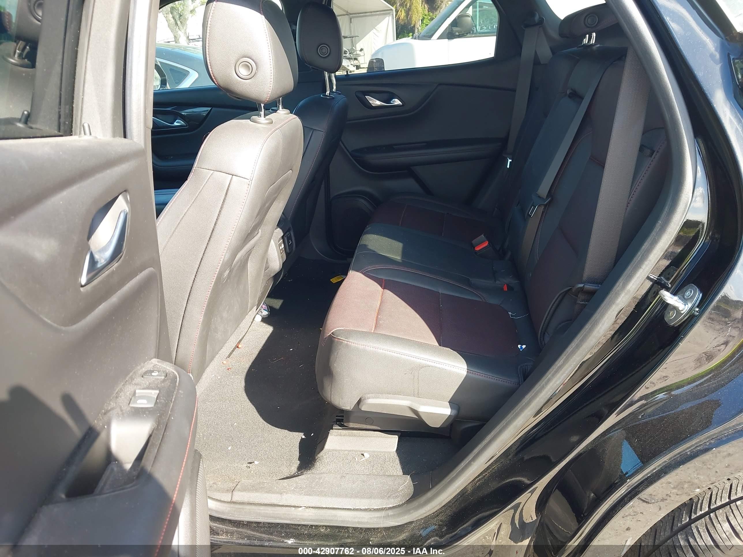 CHEVROLET BLAZER image 8