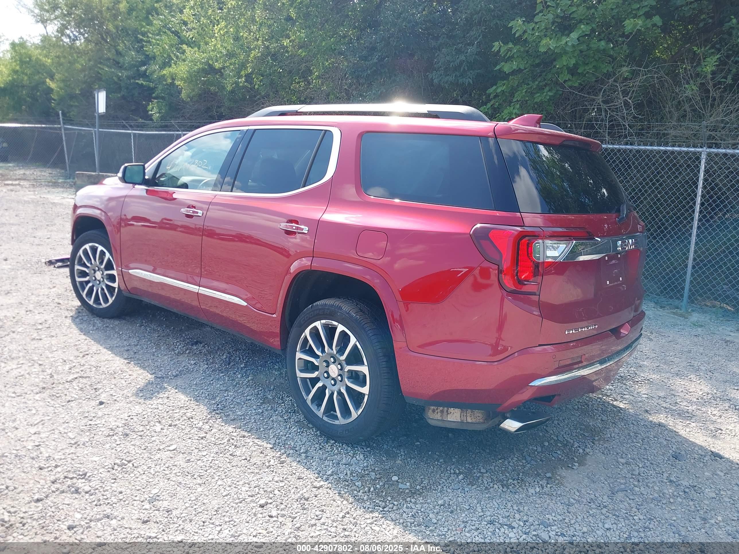 GMC ACADIA image 3