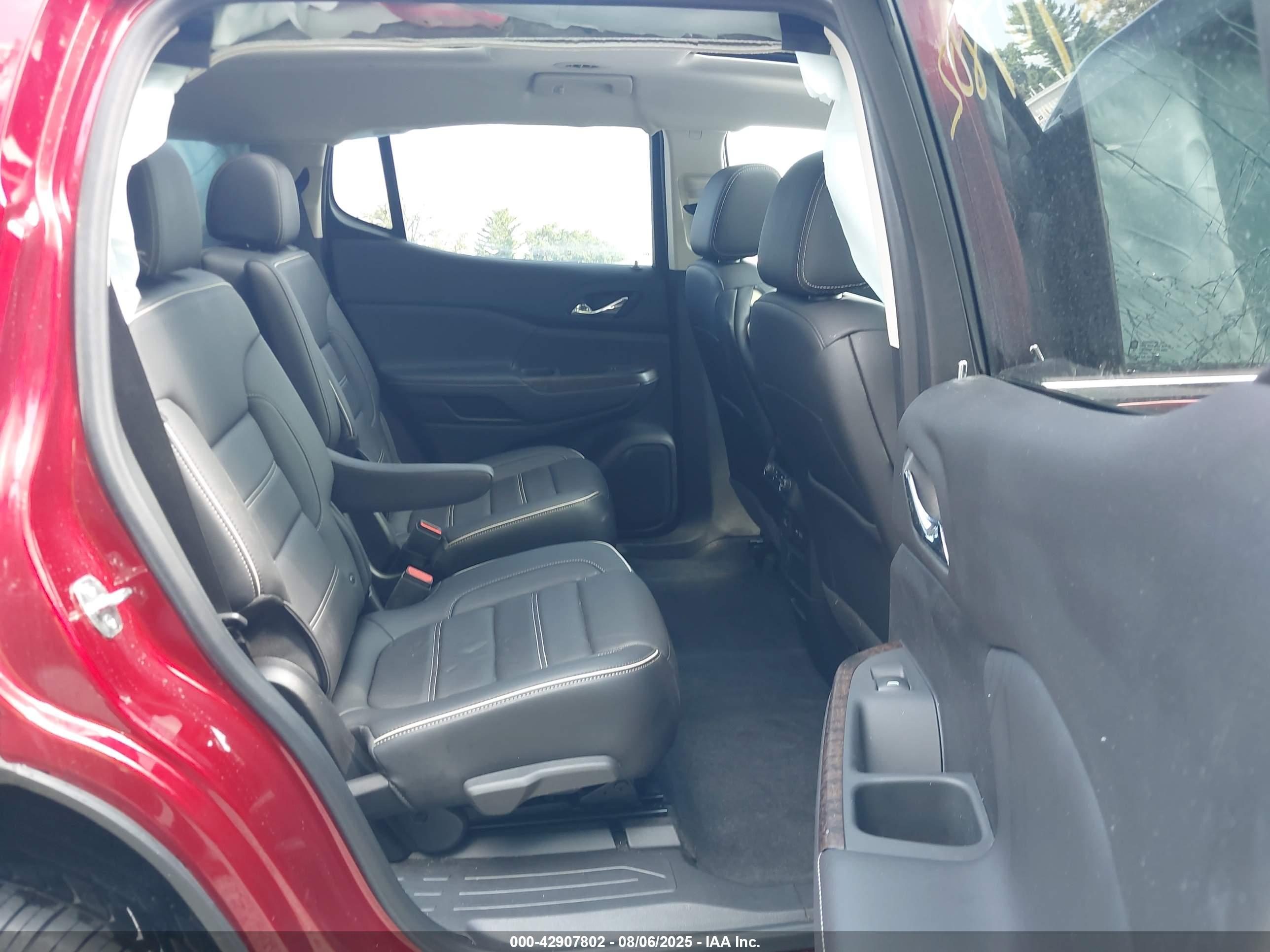 GMC ACADIA image 8