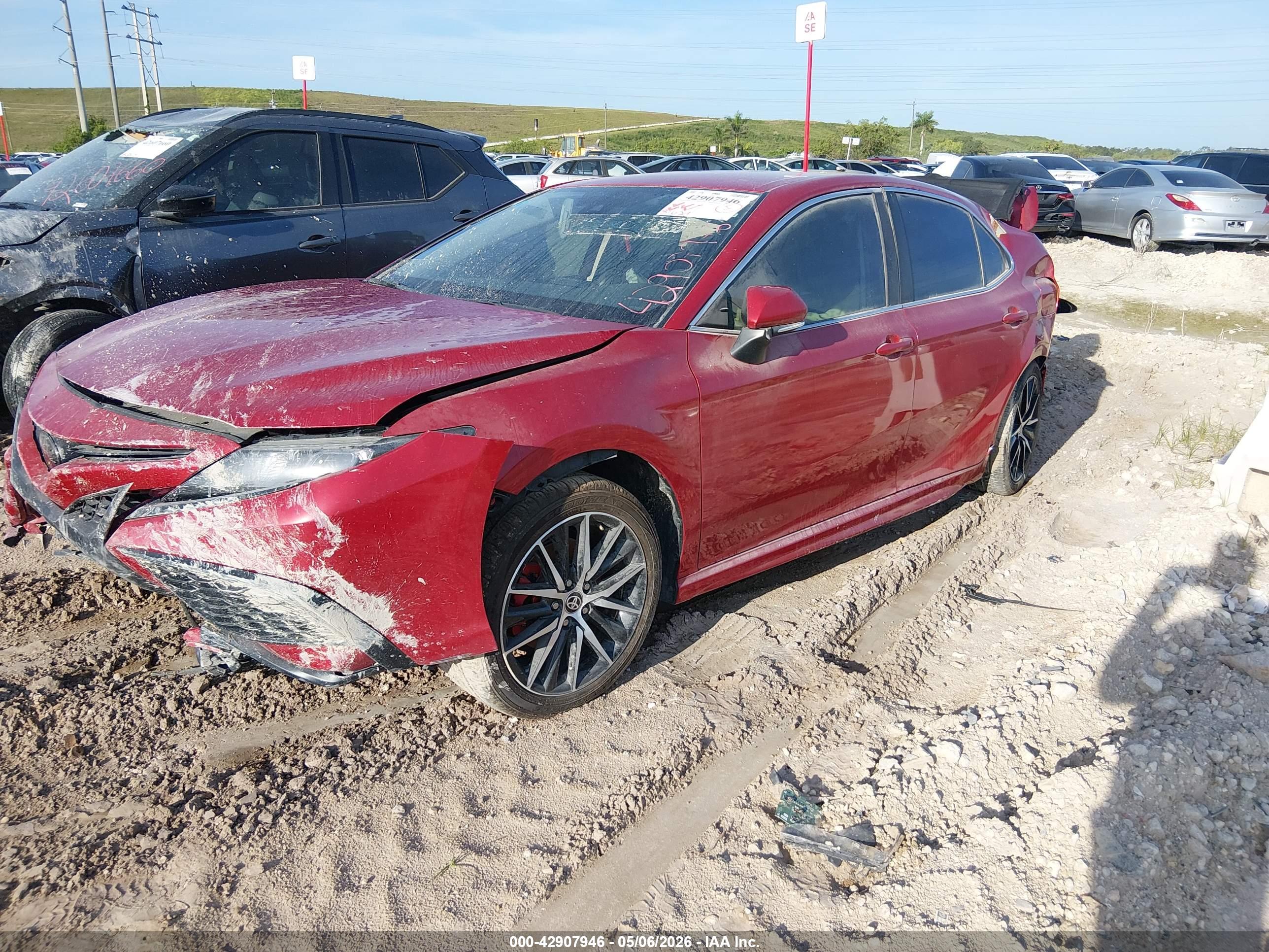 TOYOTA CAMRY image 2