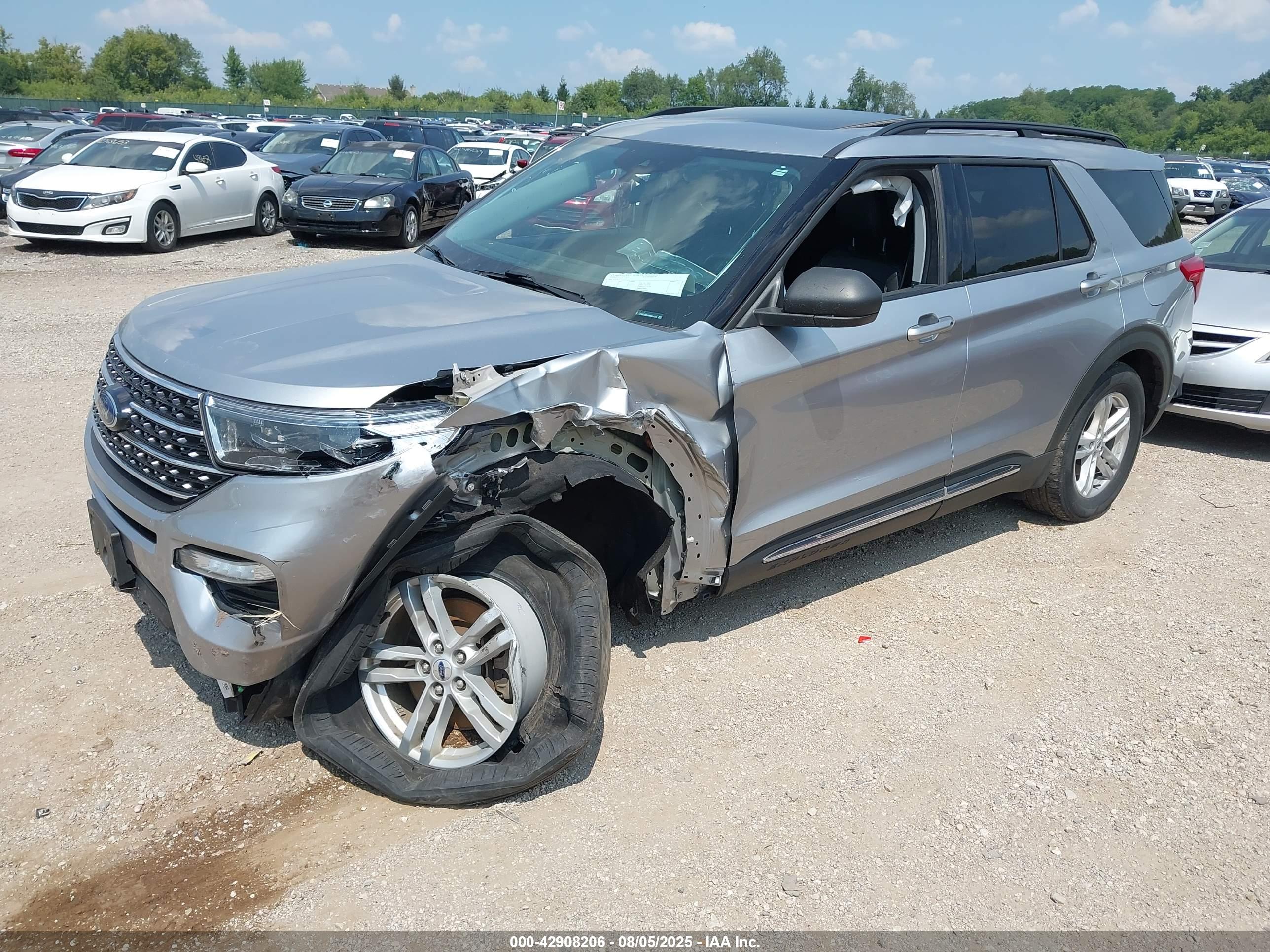 FORD EXPLORER image 2