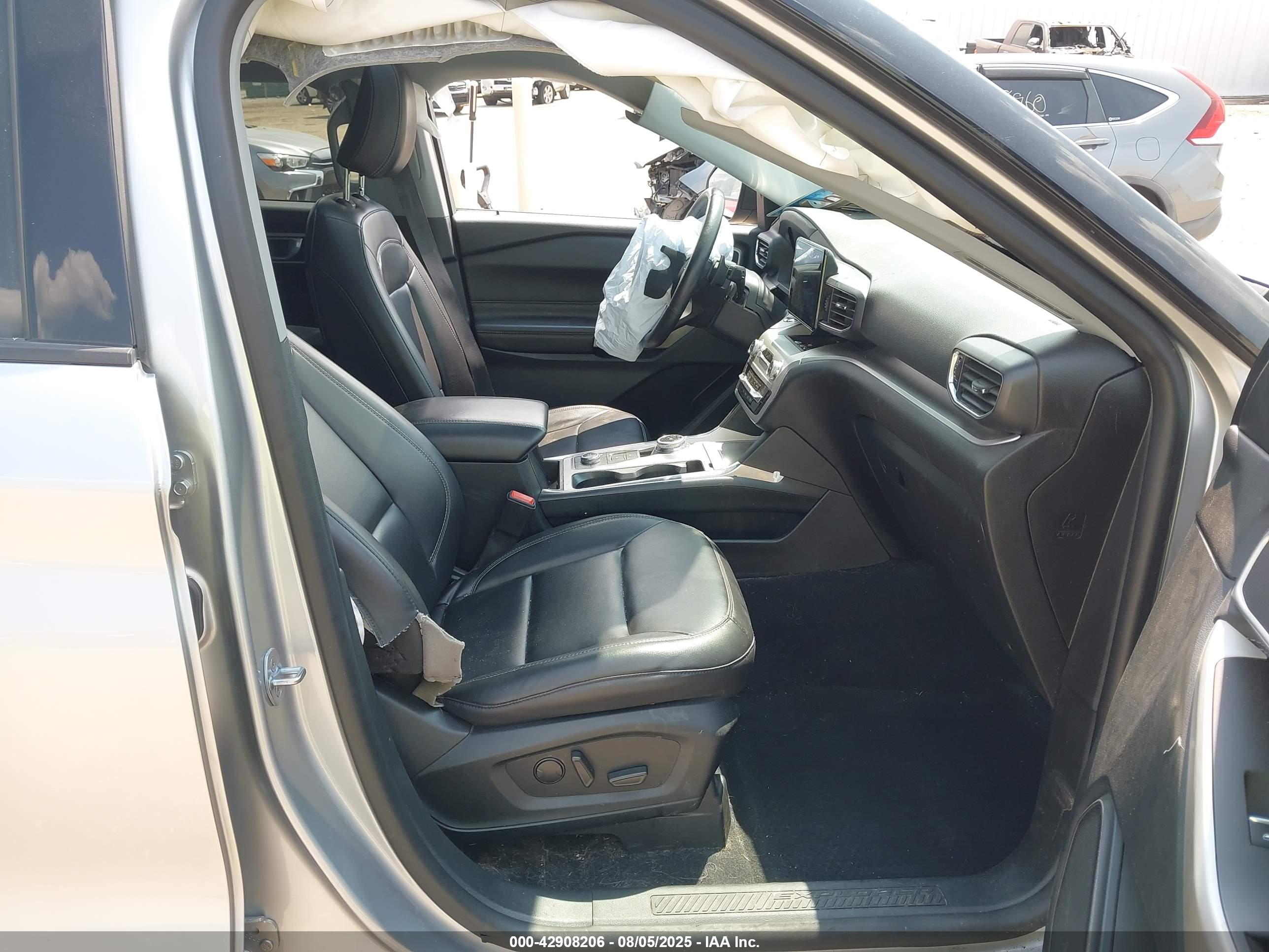 FORD EXPLORER image 5