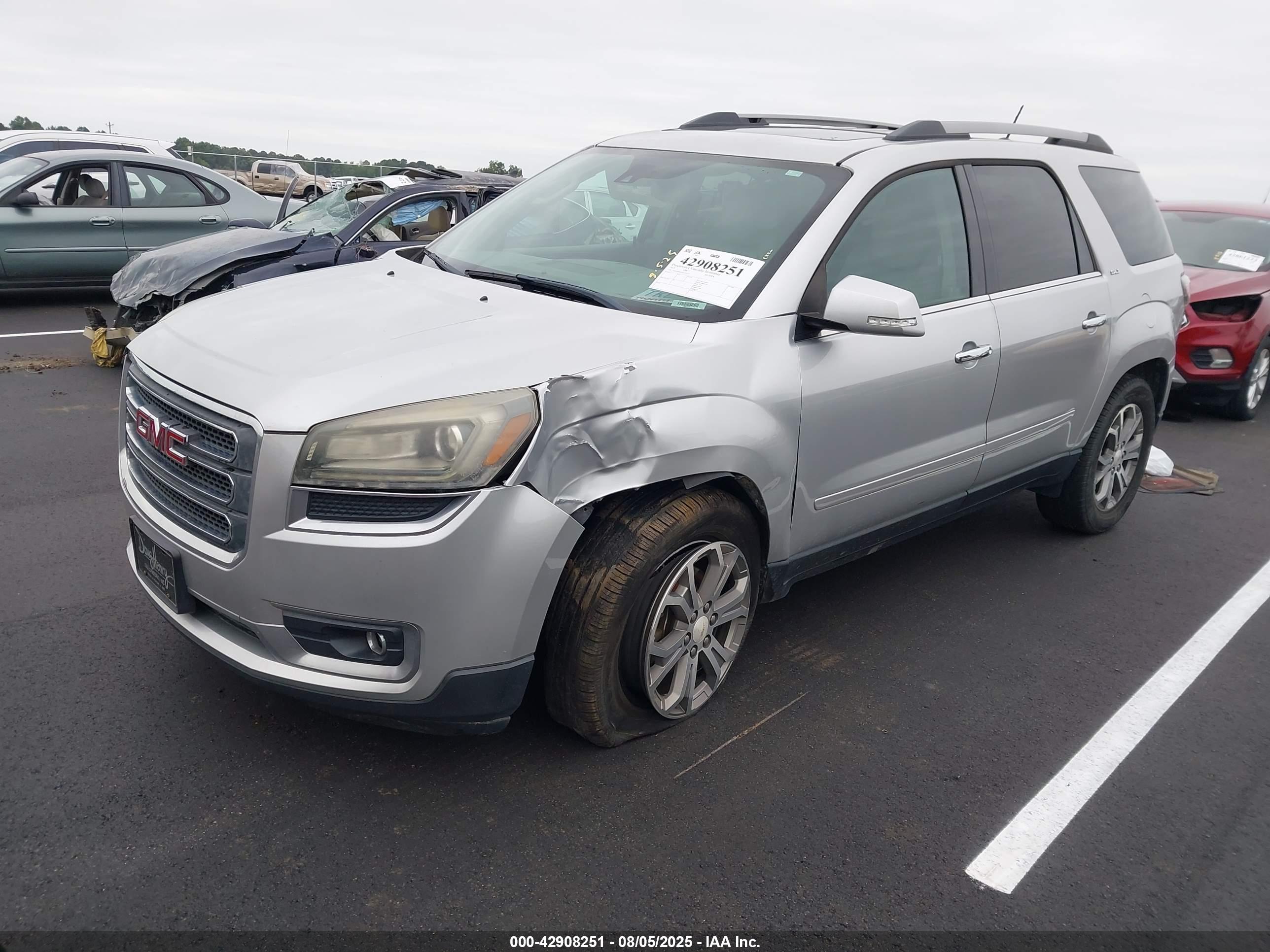 GMC ACADIA image 2