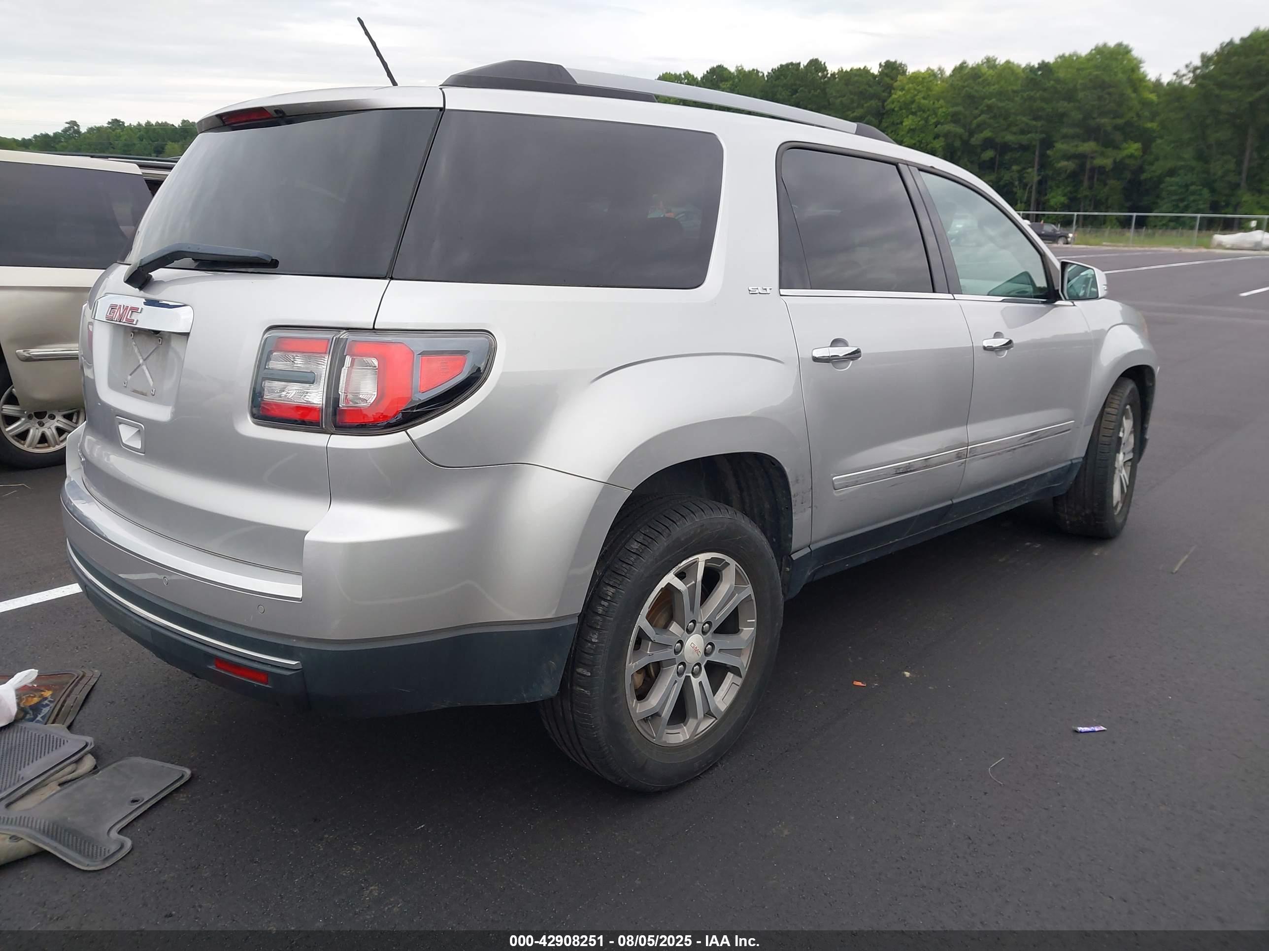 GMC ACADIA image 4