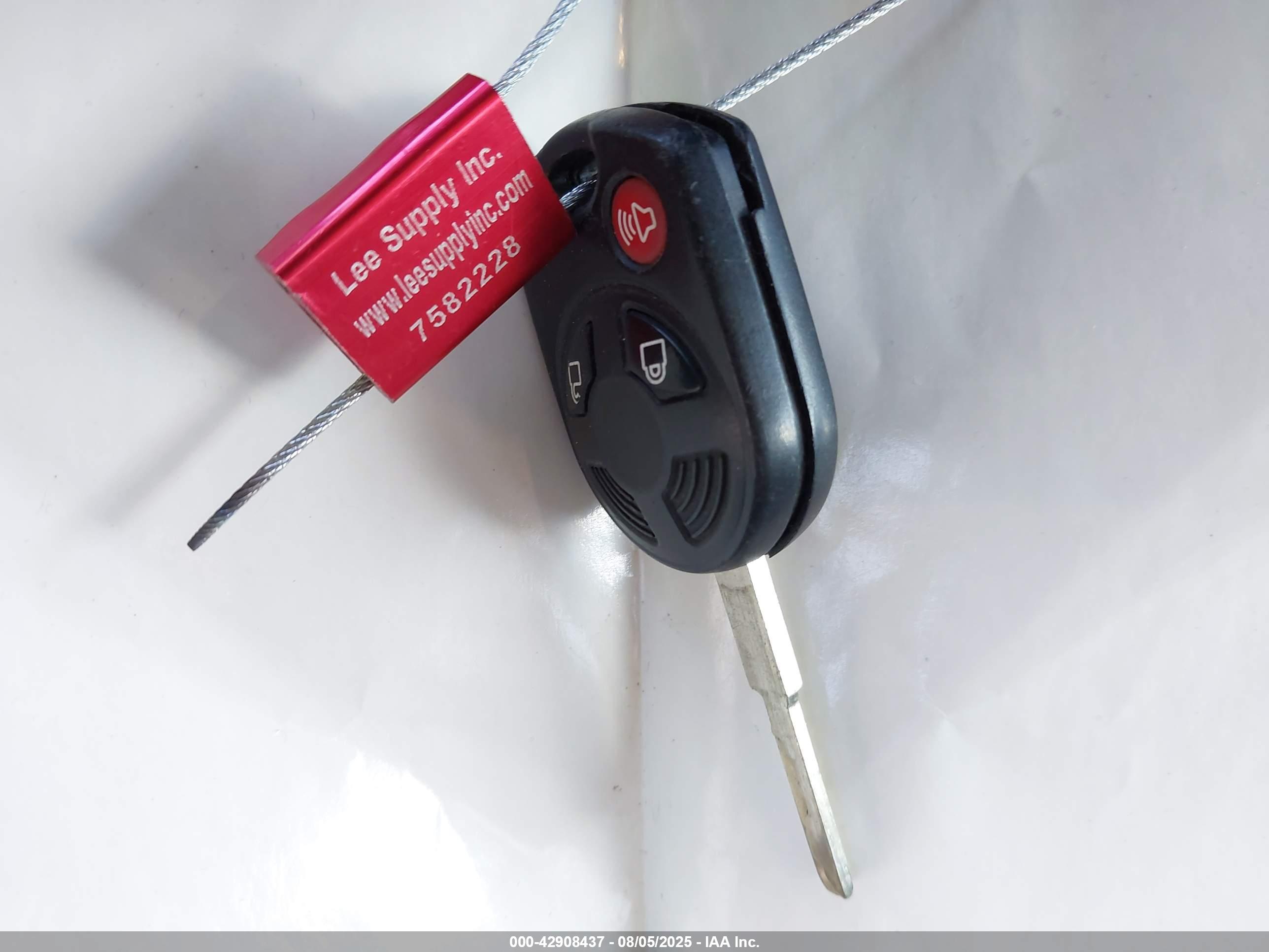 FORD ESCAPE image 11