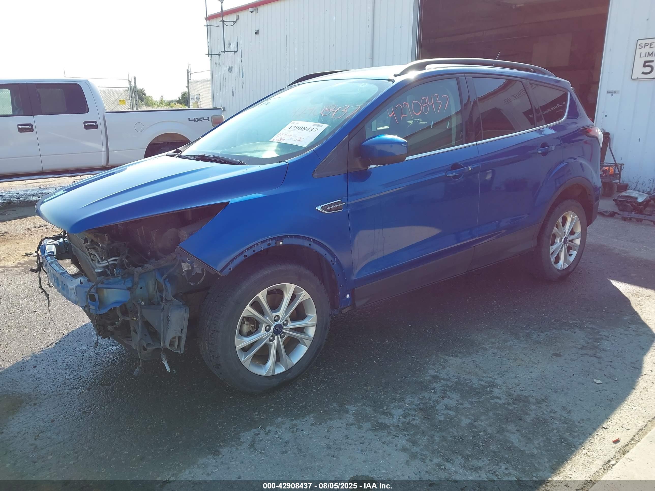 FORD ESCAPE image 2