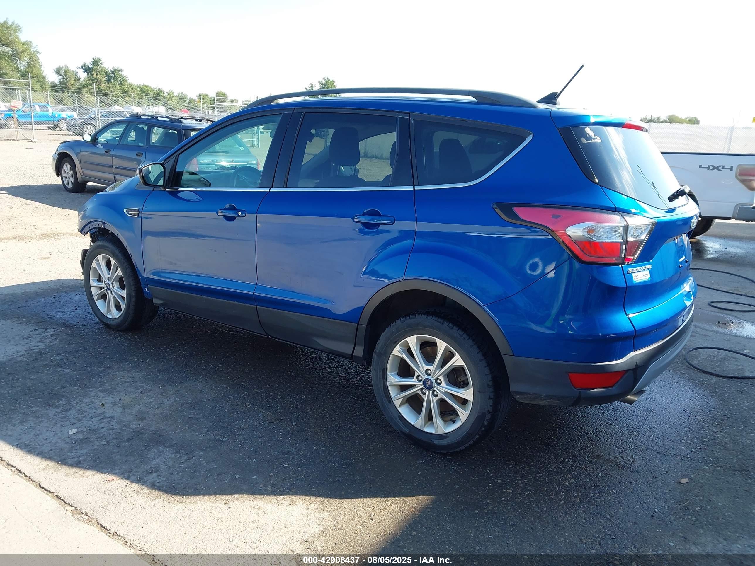 FORD ESCAPE image 3