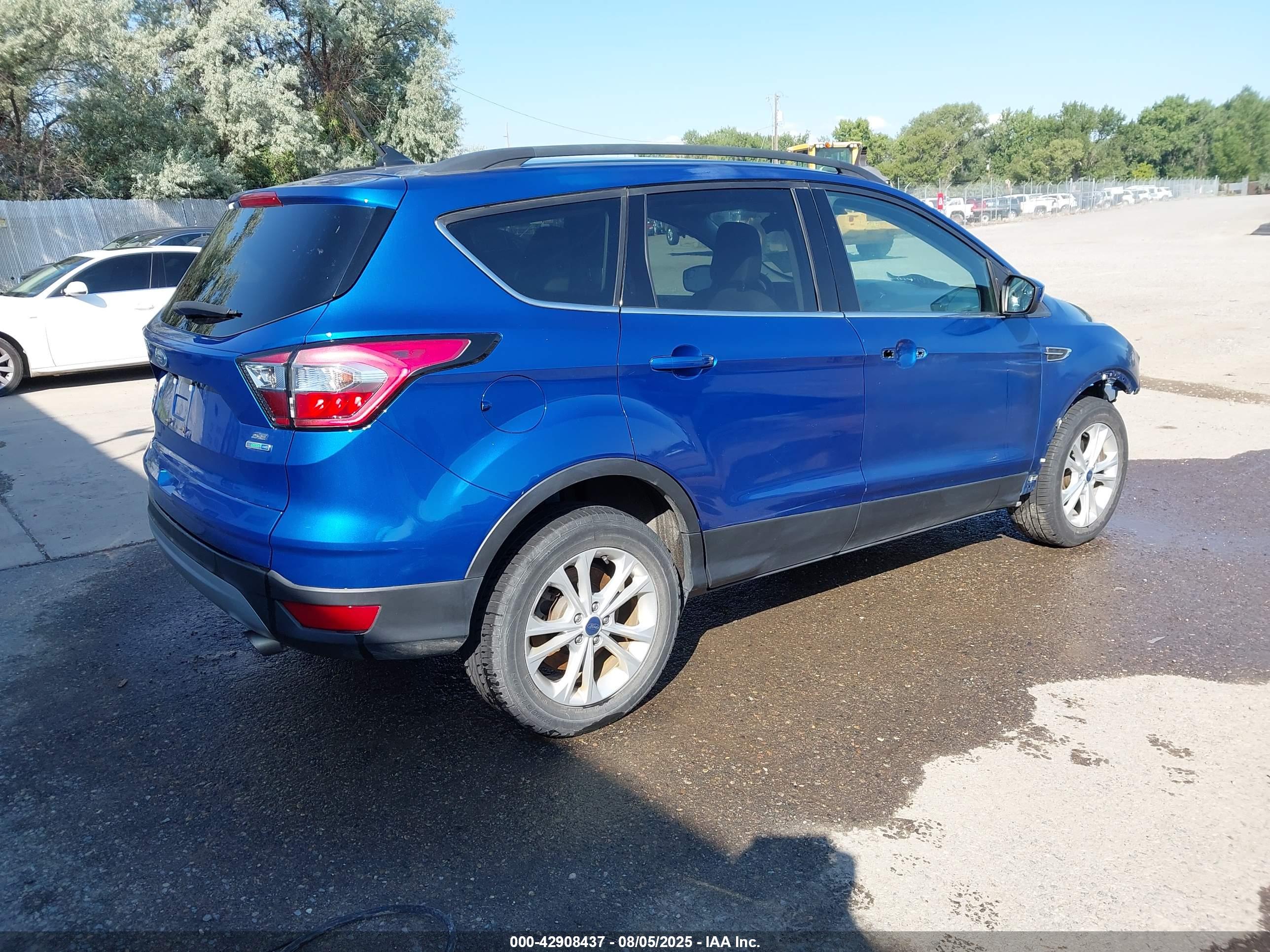 FORD ESCAPE image 4