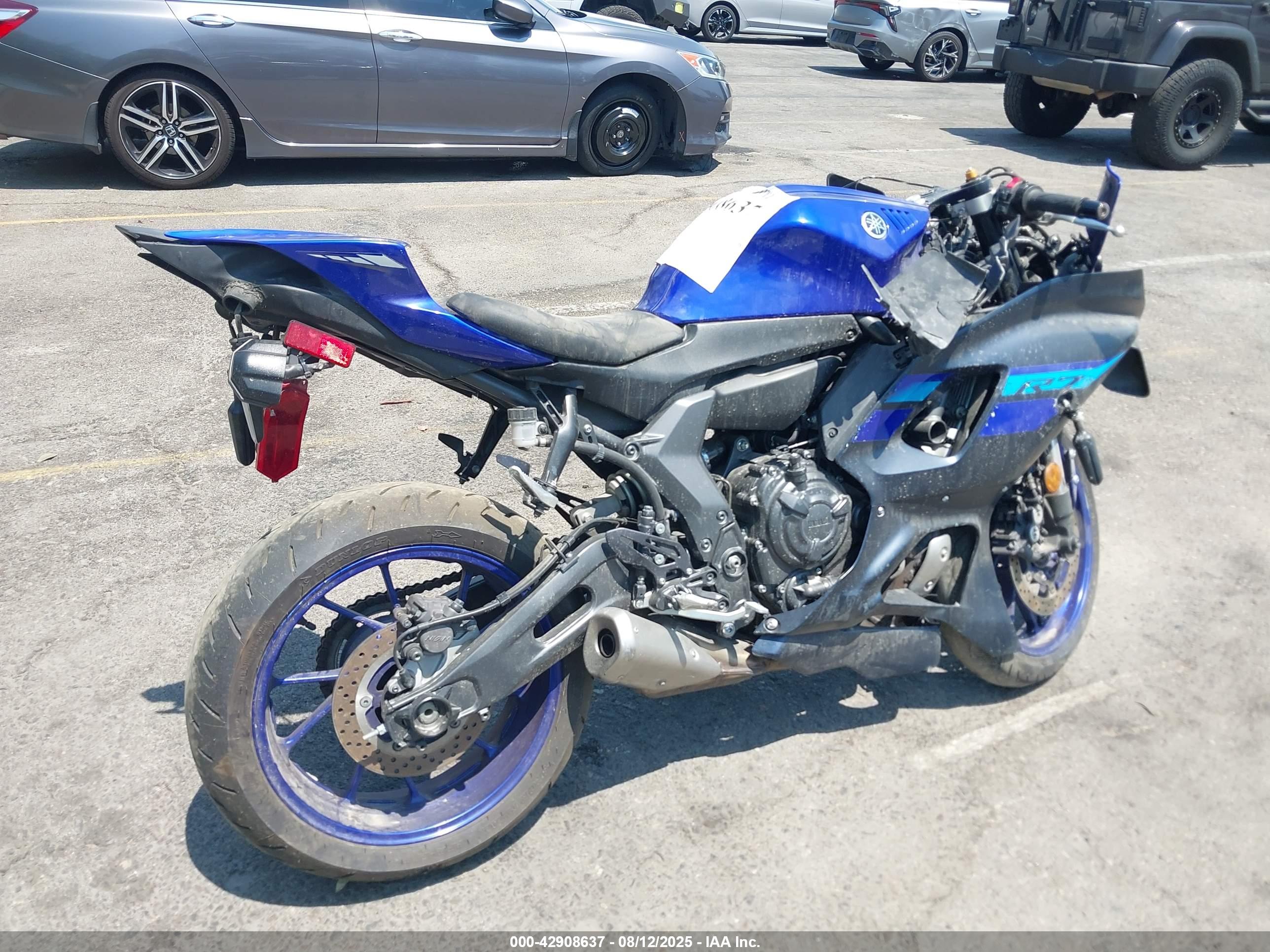 YAMAHA YZFR7 image 4
