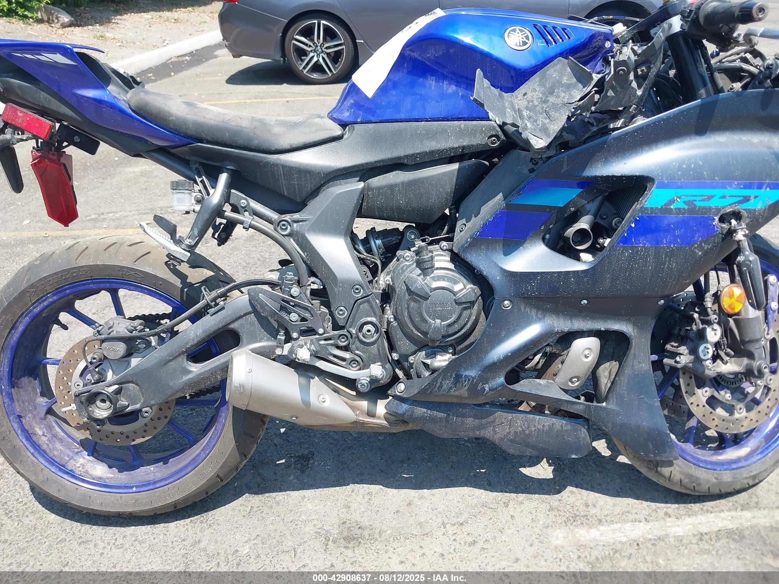 YAMAHA YZFR7 image 8
