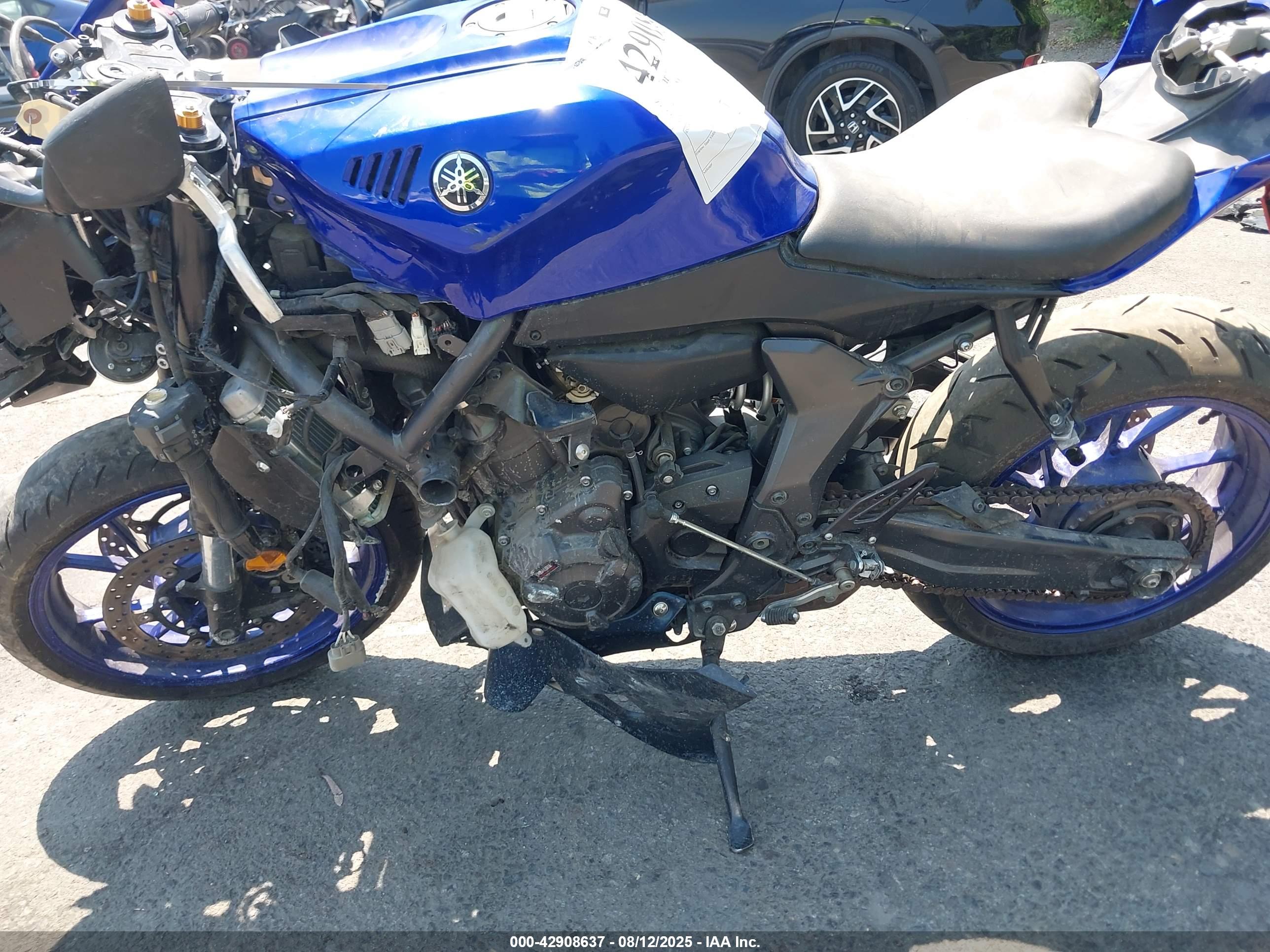 YAMAHA YZFR7 image 9