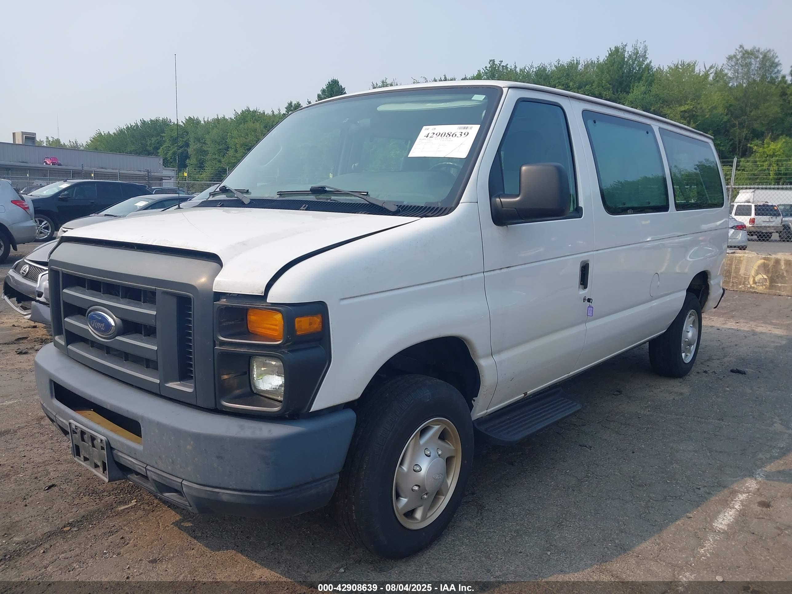 FORD E-350 image 2