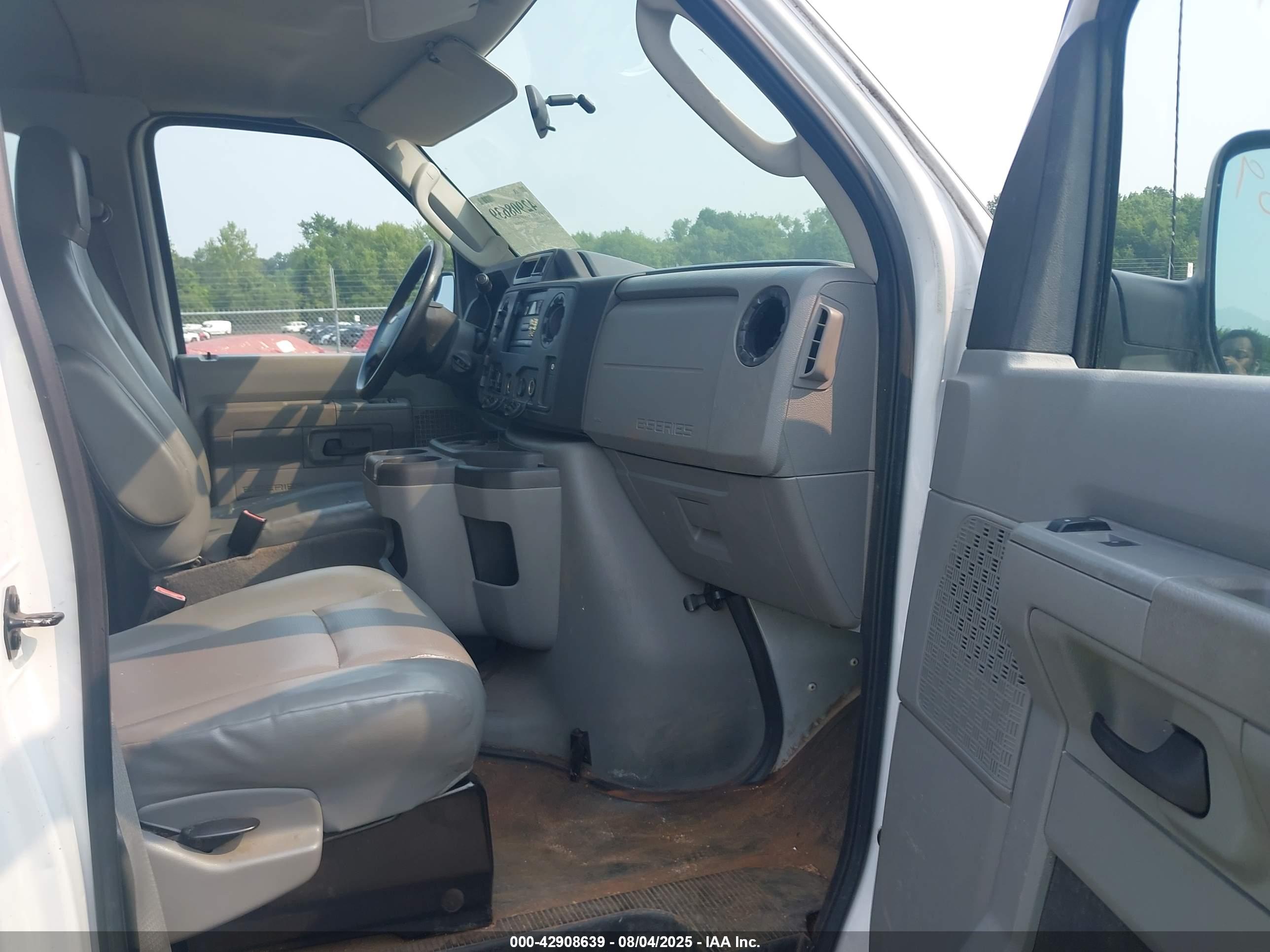 FORD E-350 image 5