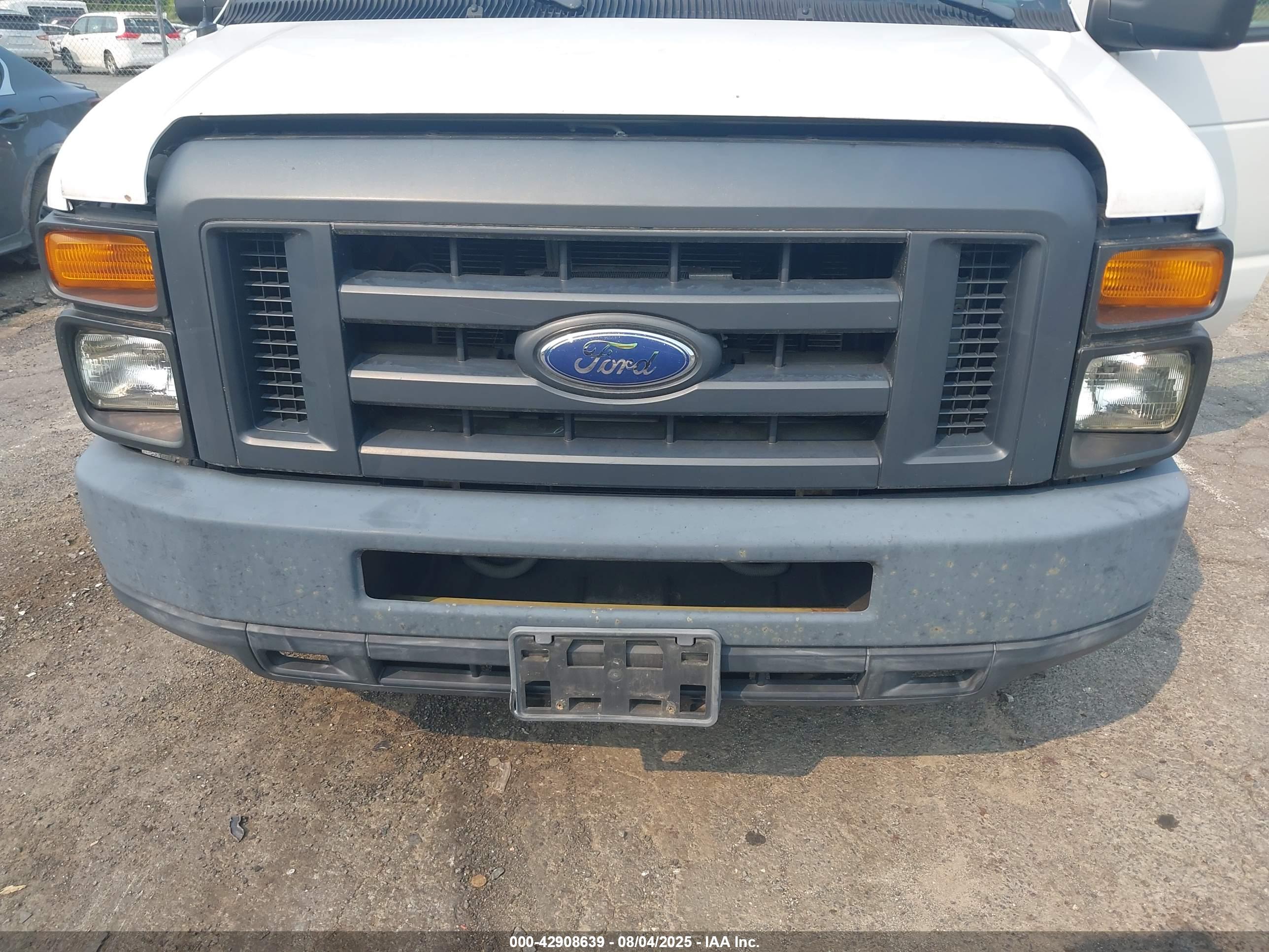 FORD E-350 image 6
