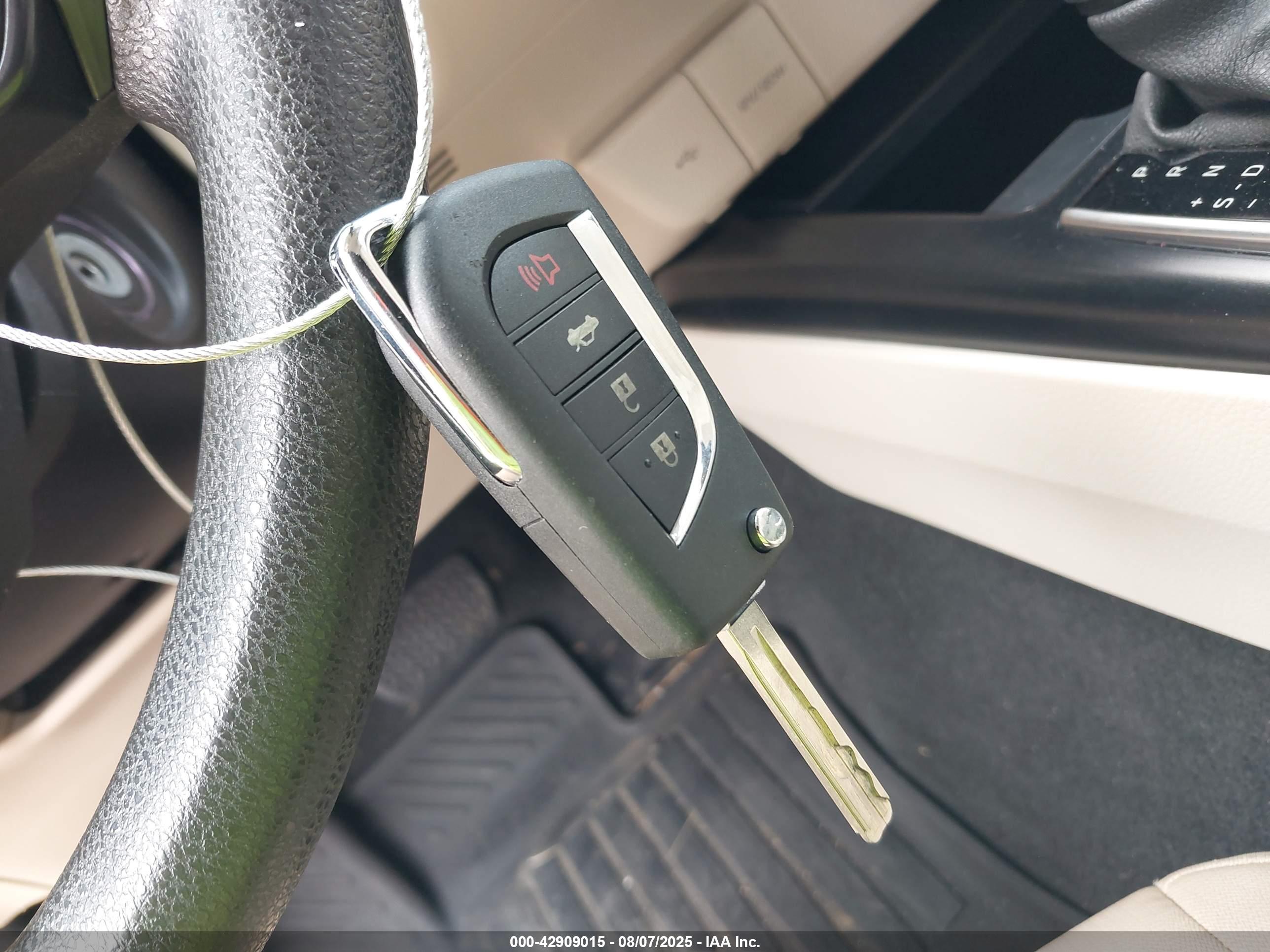 TOYOTA CAMRY image 11