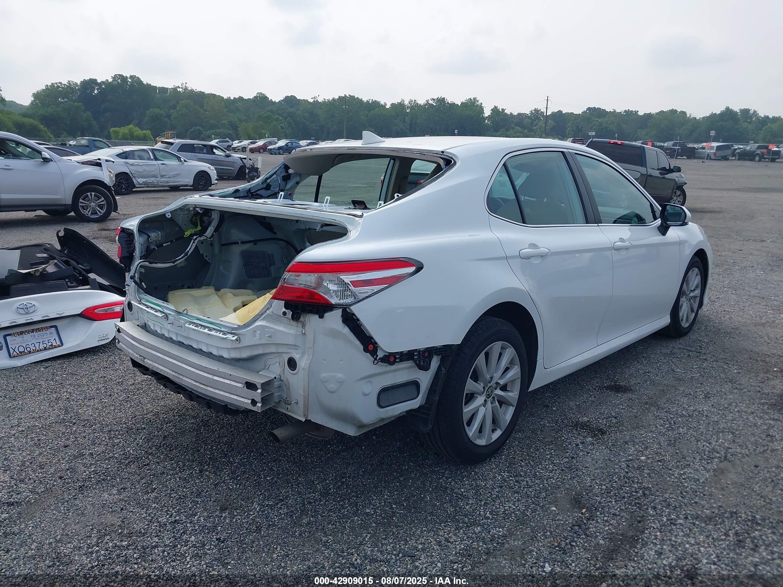 TOYOTA CAMRY image 4
