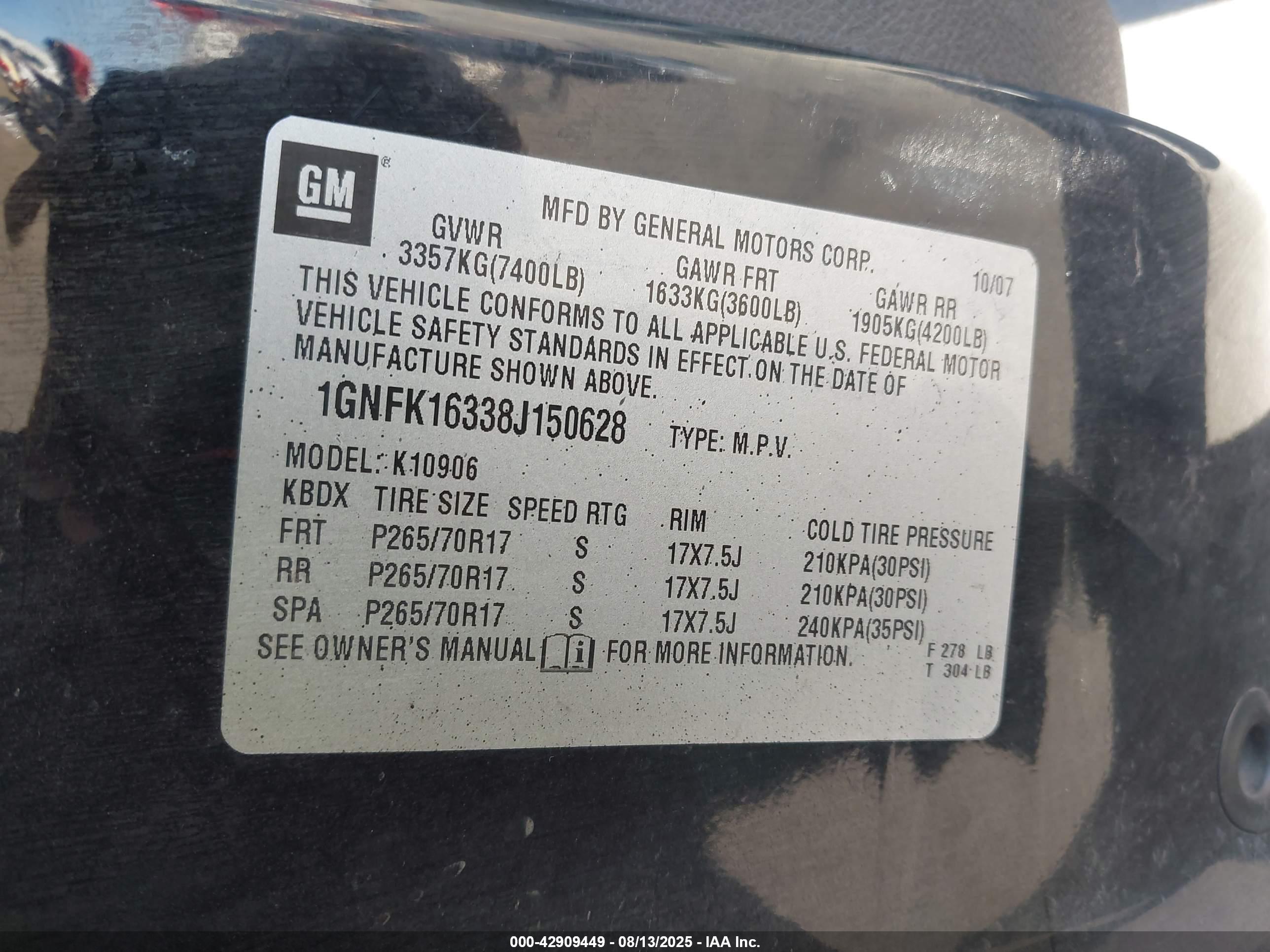 CHEVROLET SUBURBAN image 9