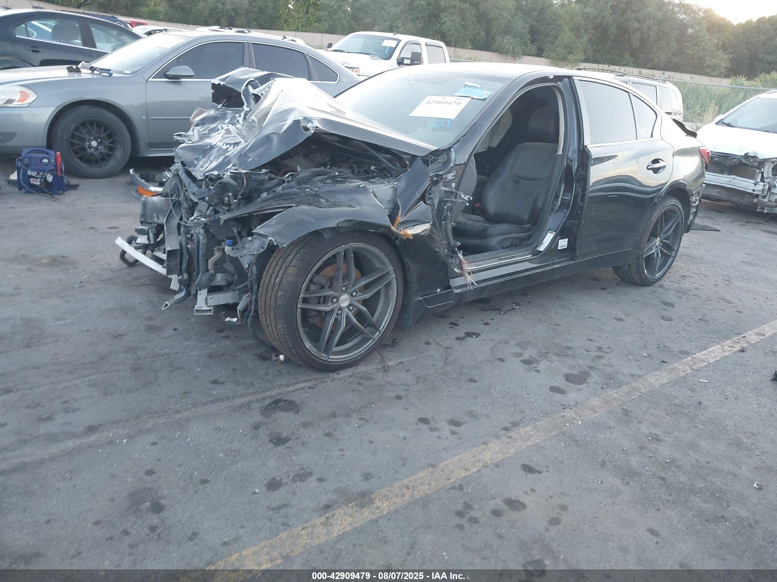 INFINITI Q50 image 2