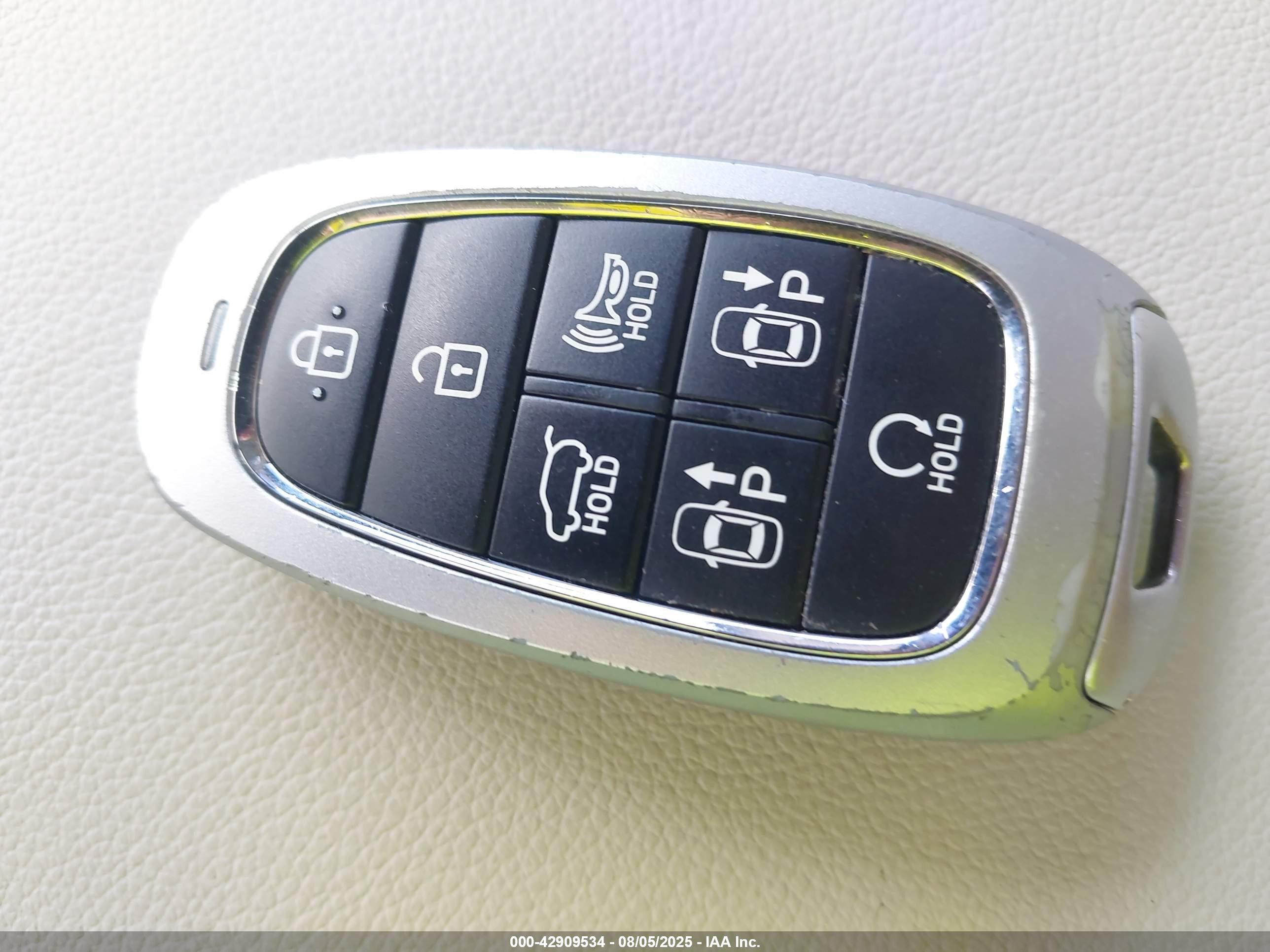 HYUNDAI TUCSON image 11