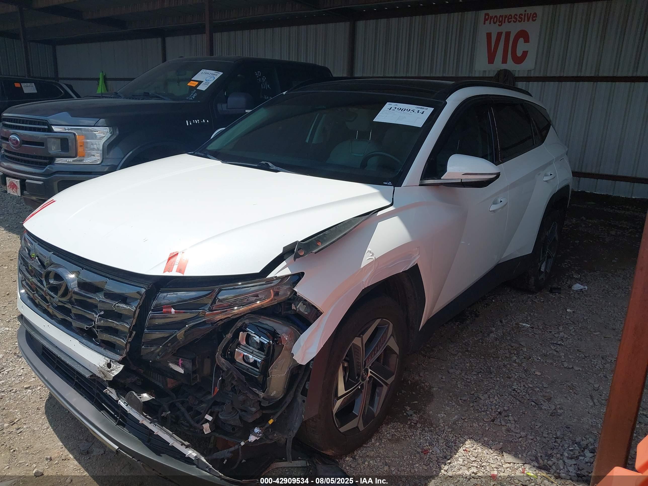 HYUNDAI TUCSON image 2