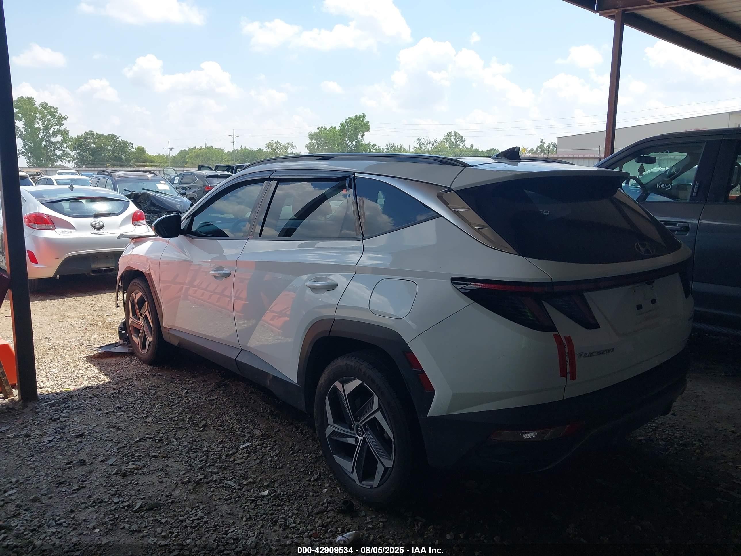 HYUNDAI TUCSON image 3