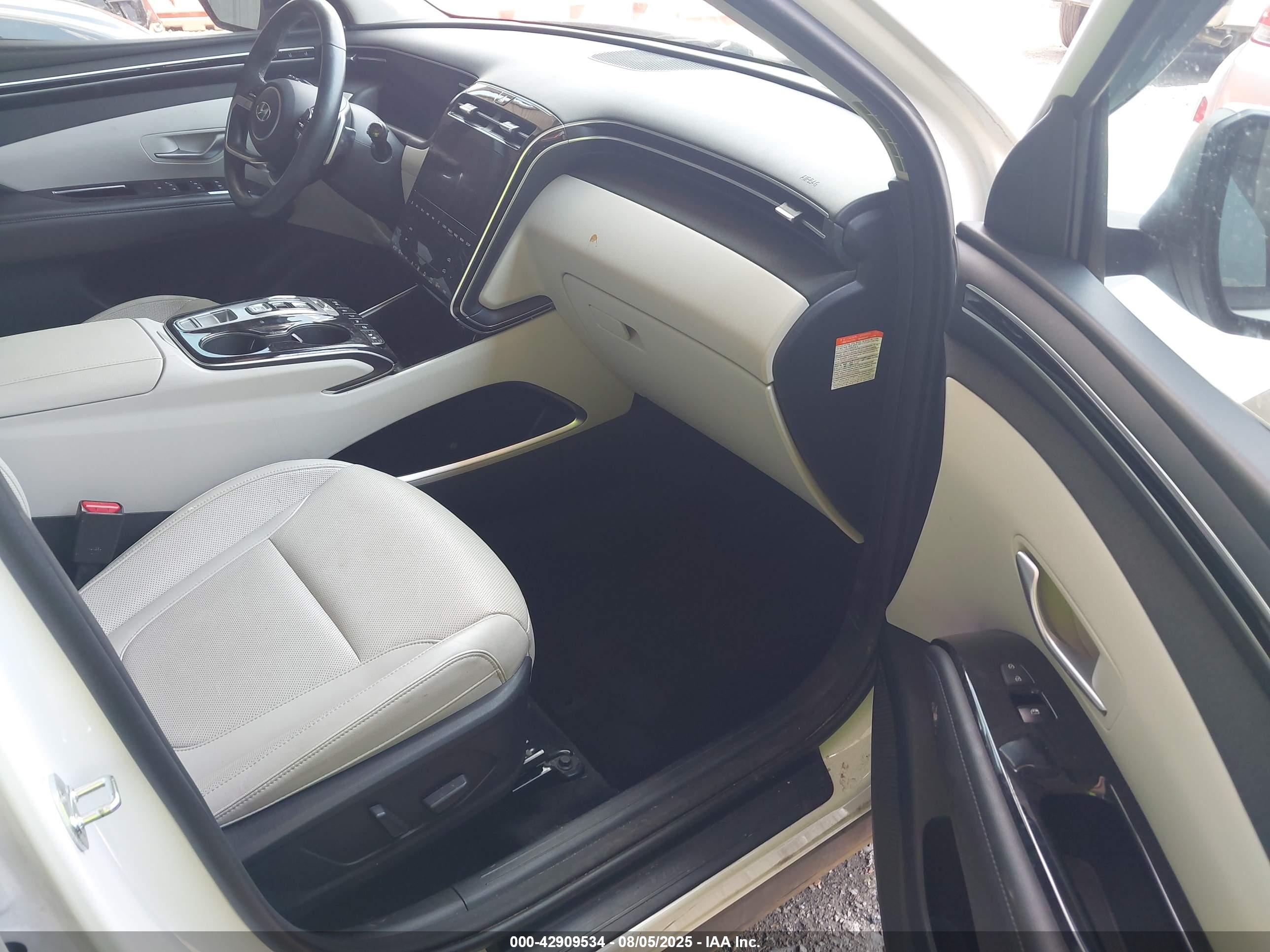HYUNDAI TUCSON image 5