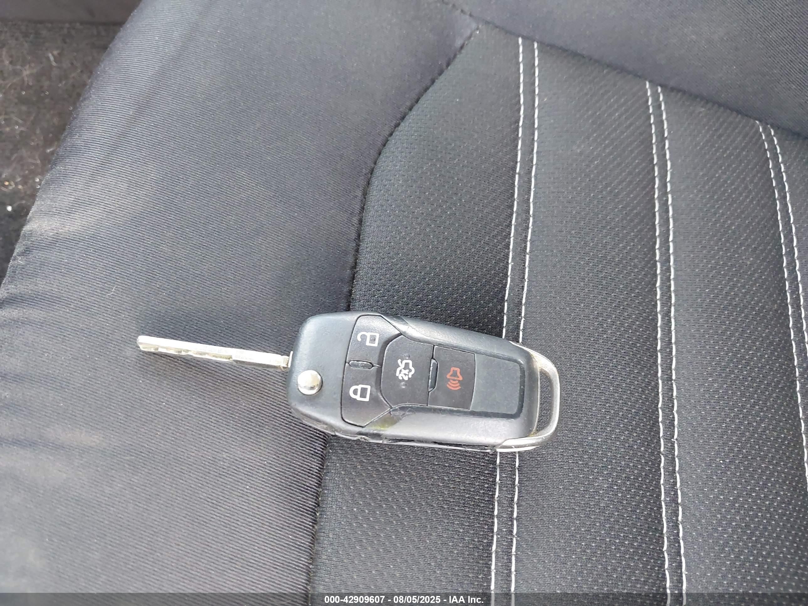 FORD FUSION image 11