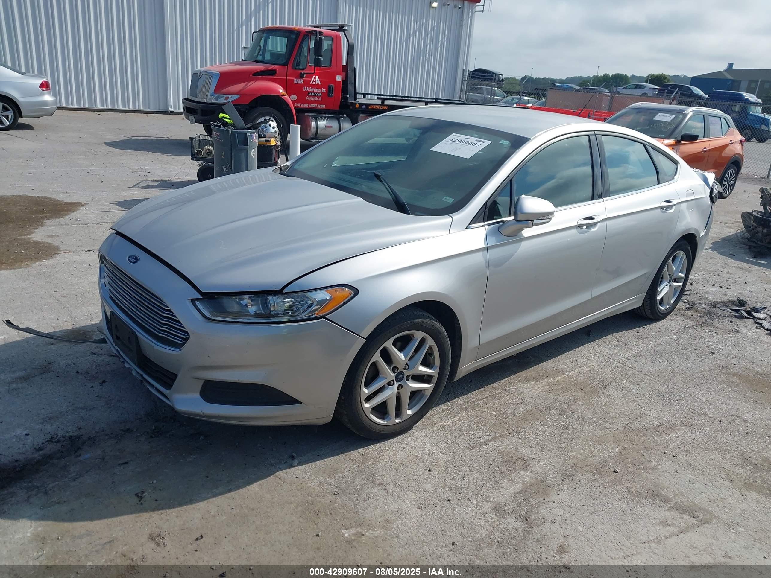 FORD FUSION image 2