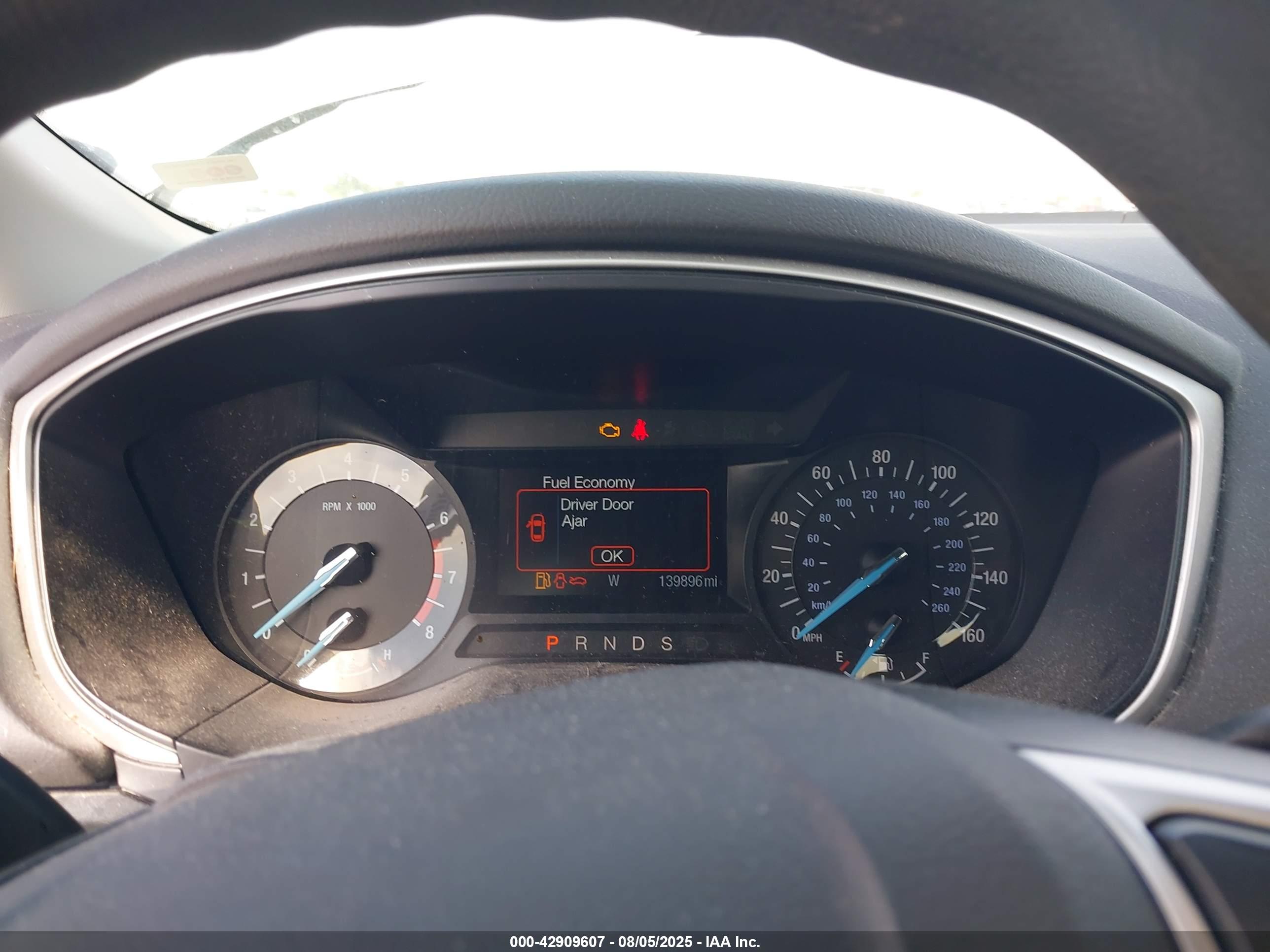 FORD FUSION image 7