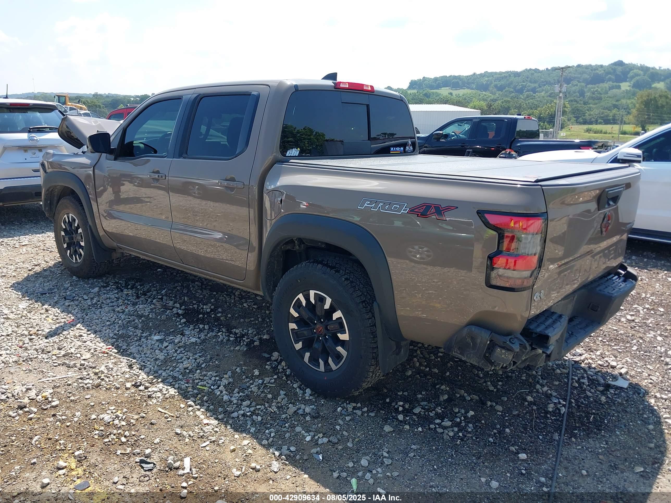 NISSAN FRONTIER image 3