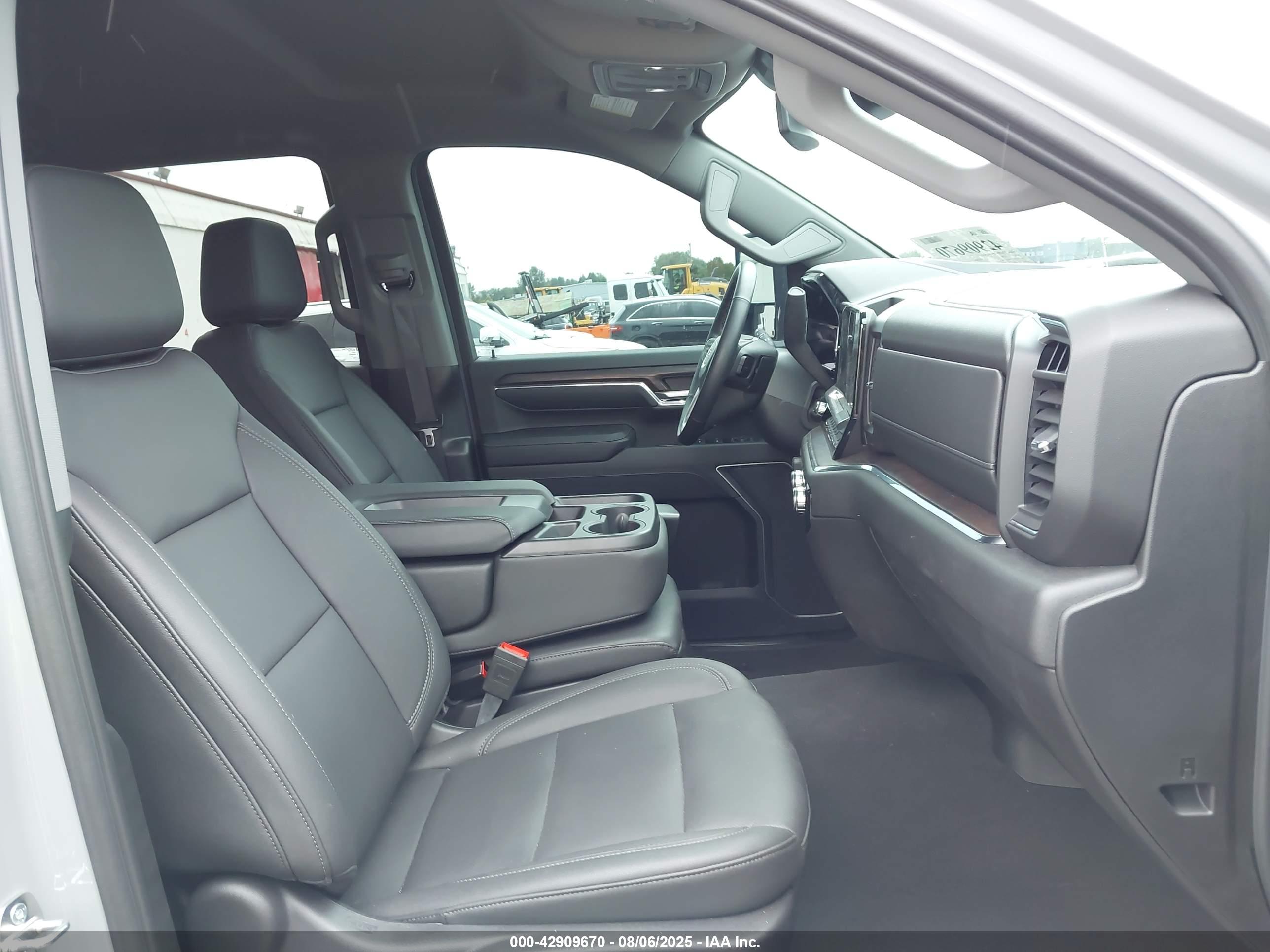 GMC SIERRA image 5