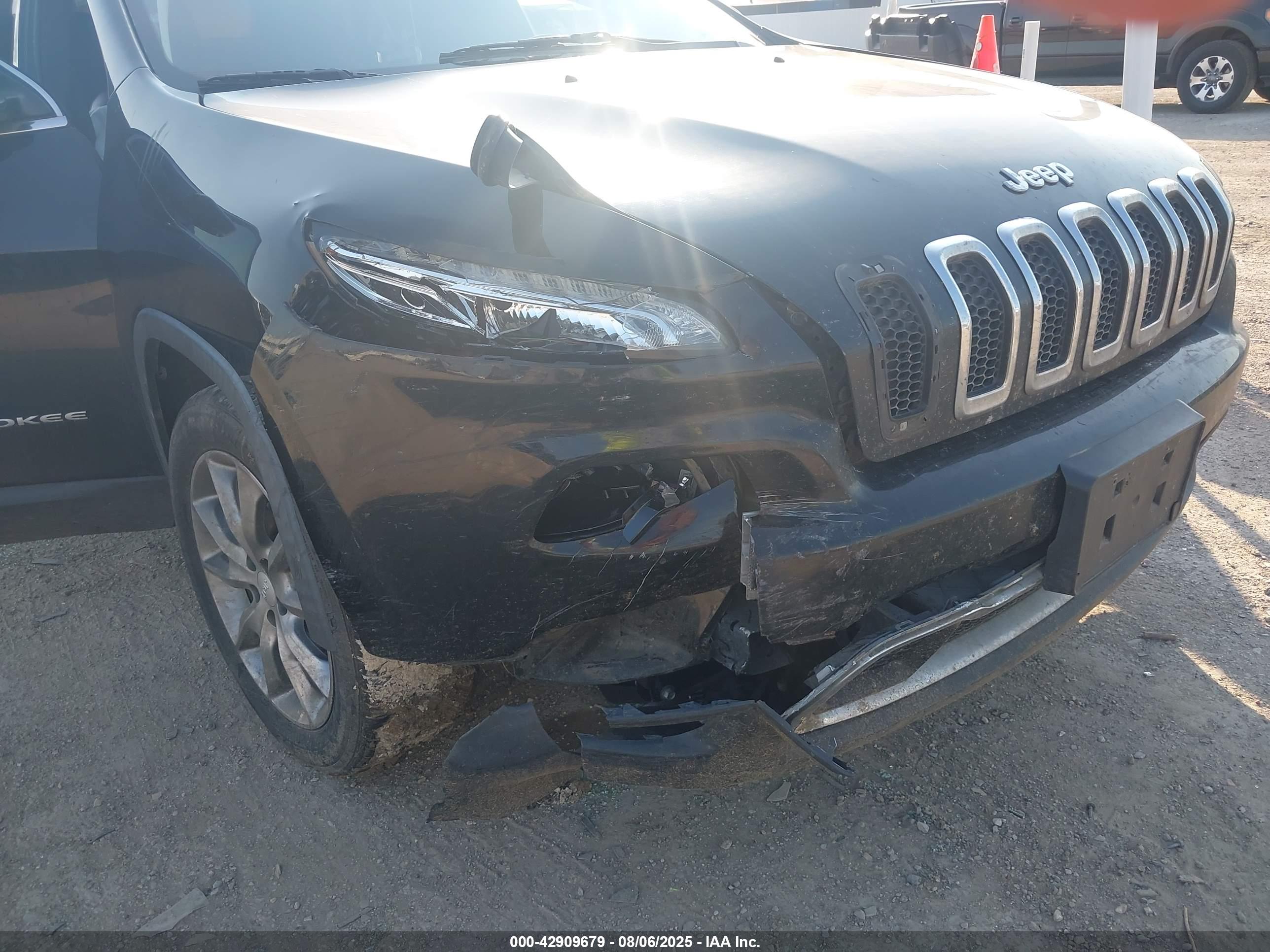 JEEP CHEROKEE image 6