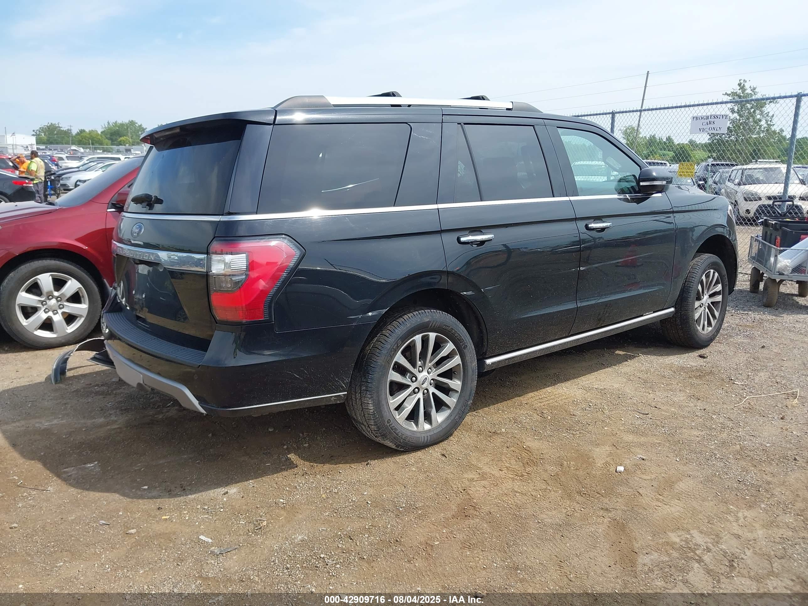 FORD EXPEDITION image 4
