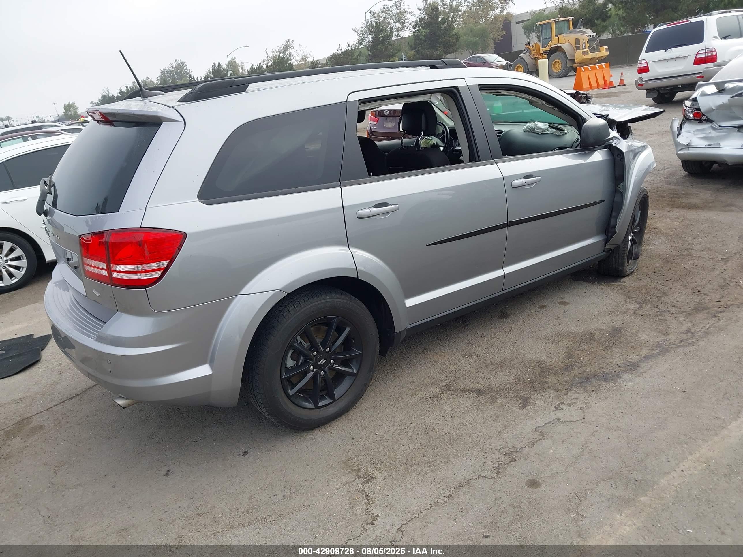 DODGE JOURNEY image 4