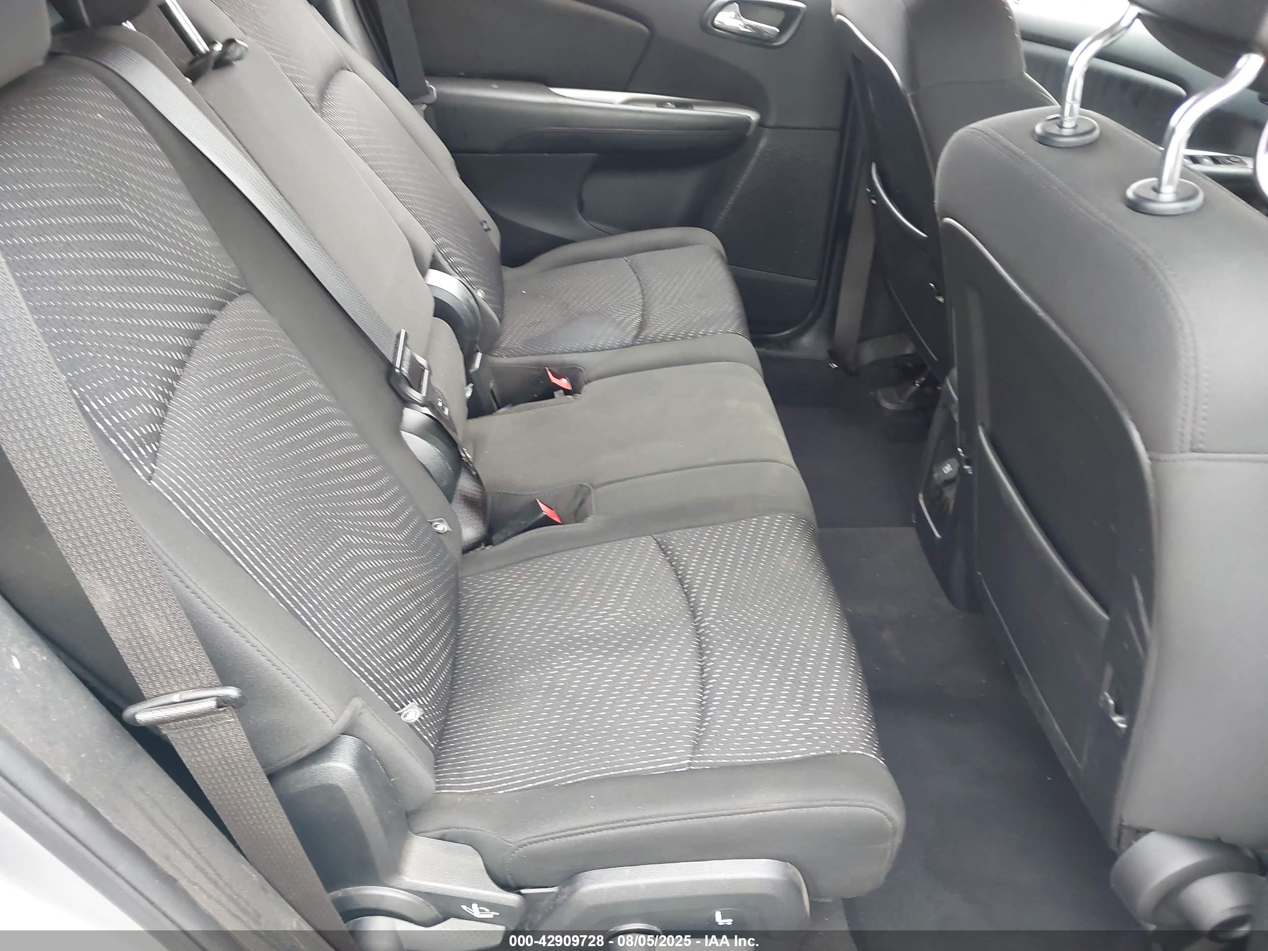 DODGE JOURNEY image 8