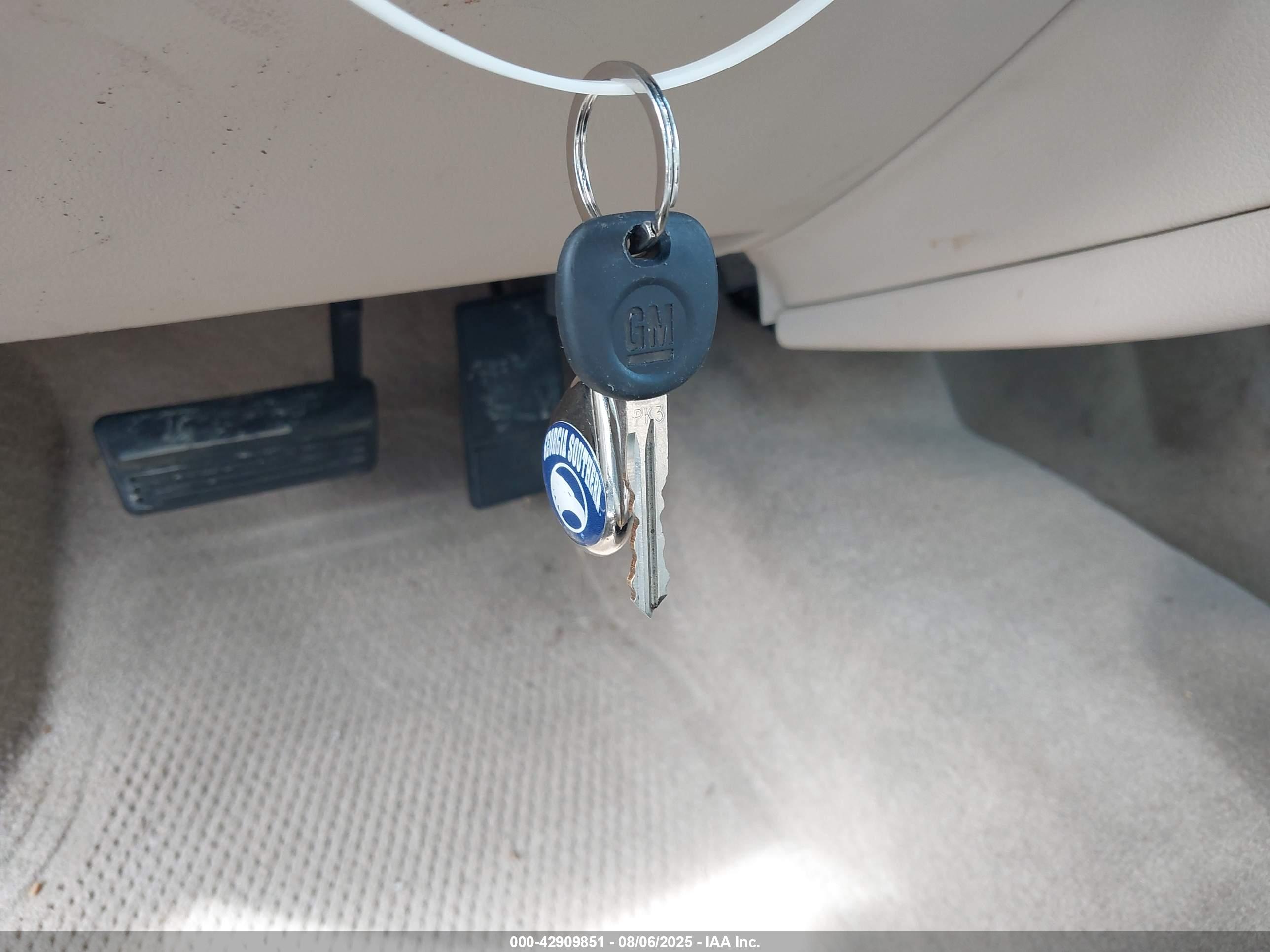 BUICK LACROSSE image 11