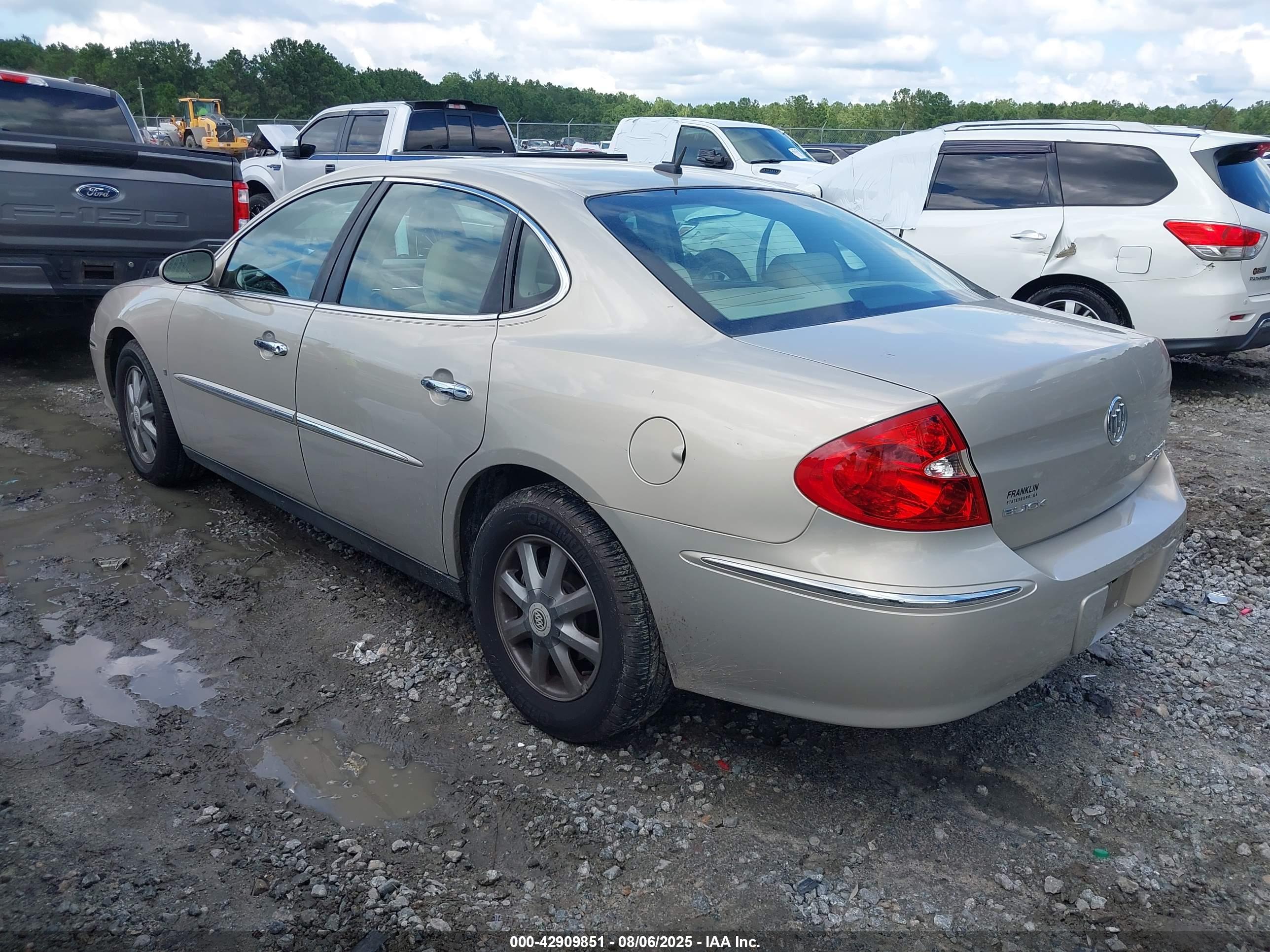BUICK LACROSSE image 3