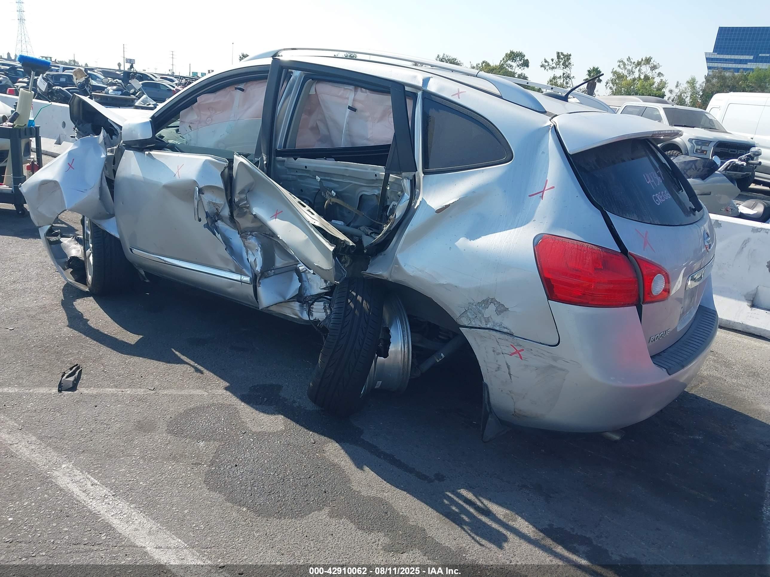 NISSAN ROGUE image 3