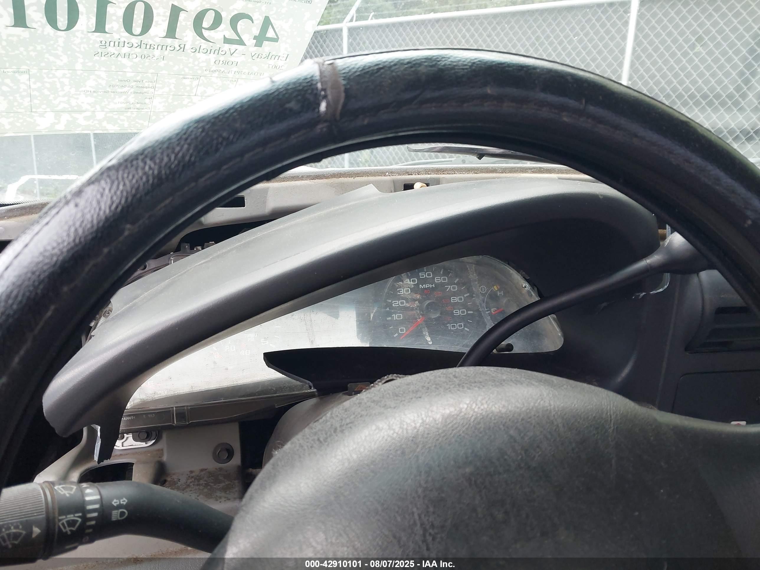 FORD F-550 image 6