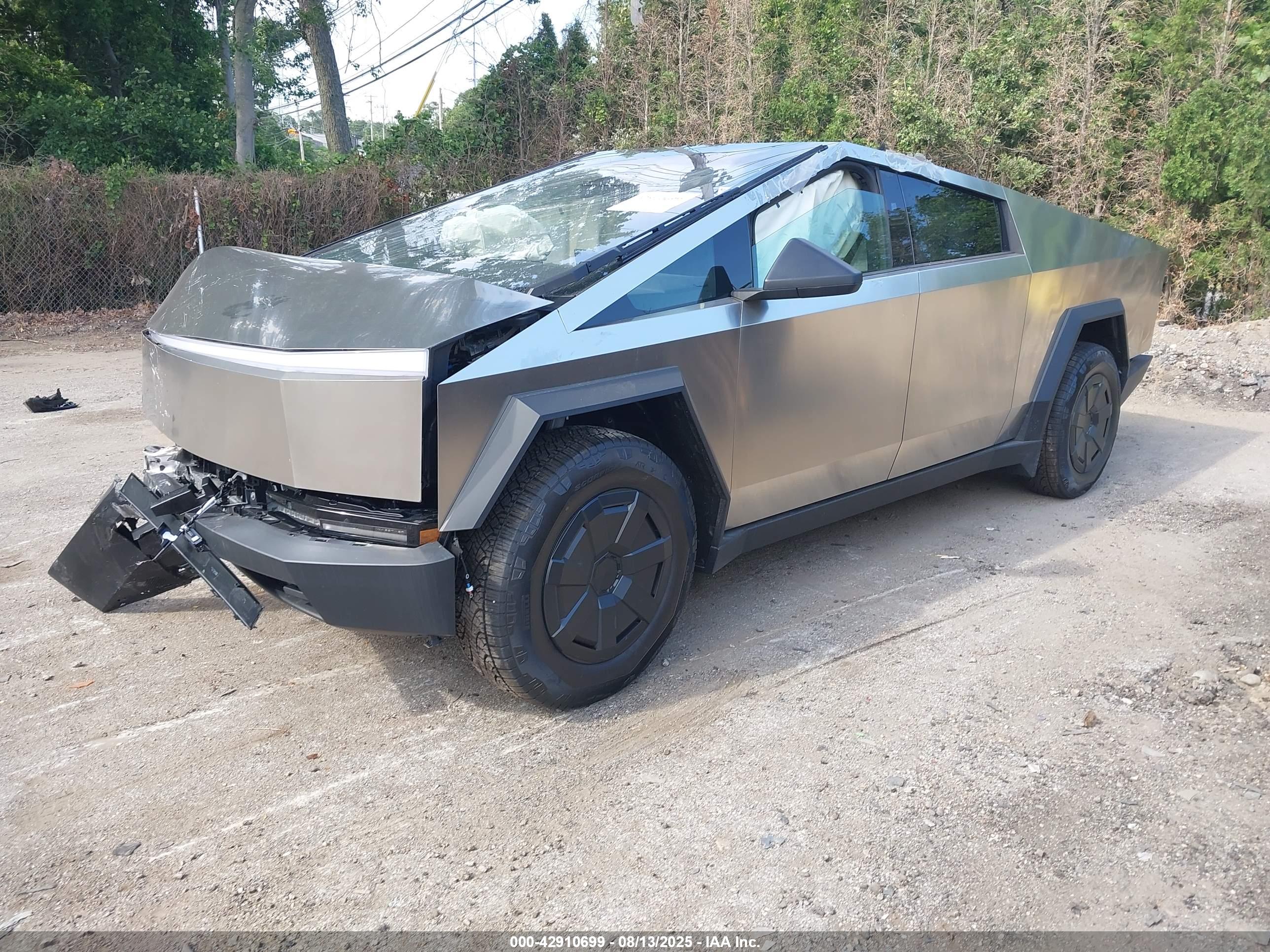 TESLA CYBERTRUCK image 2