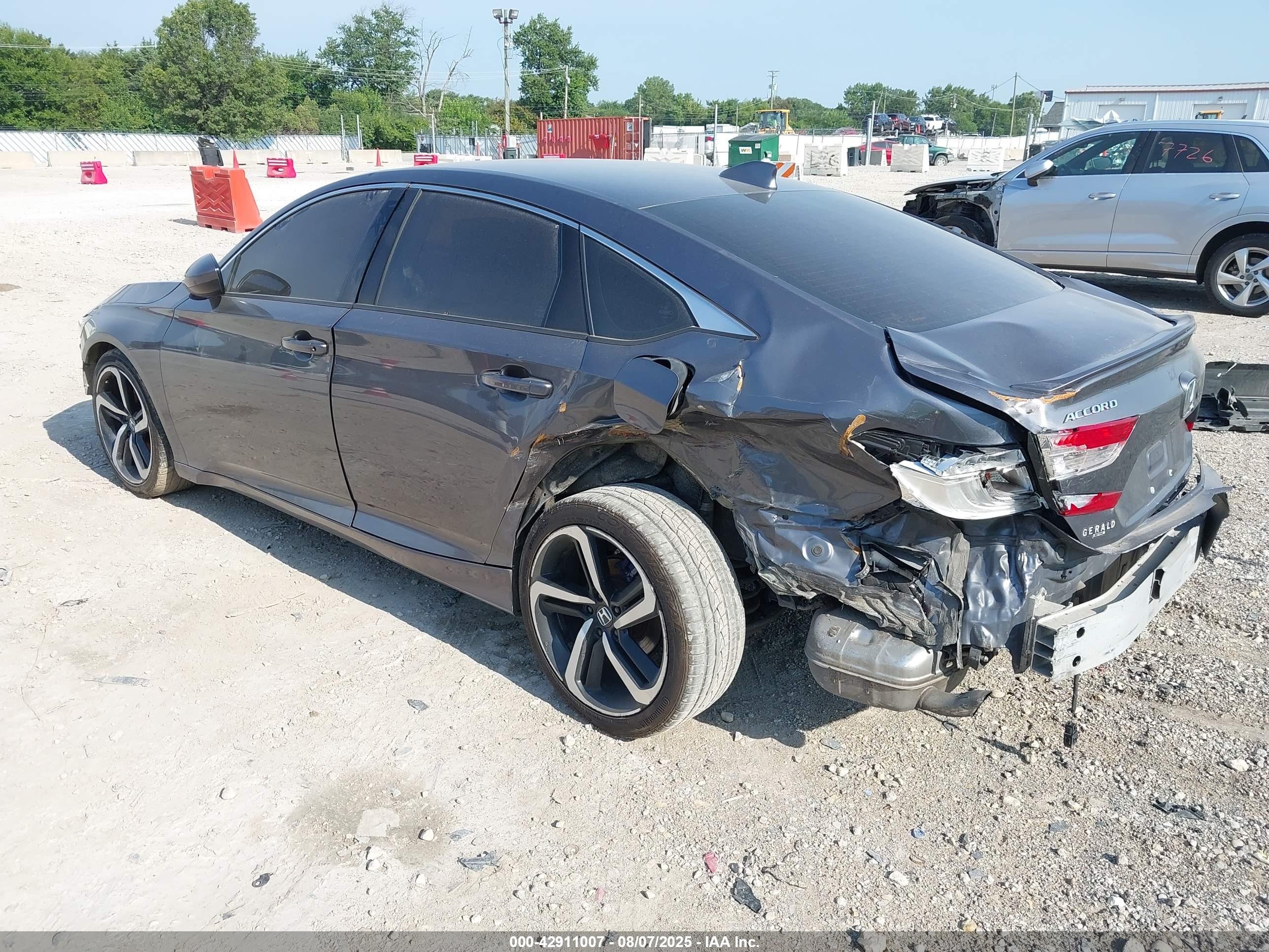 HONDA ACCORD image 3
