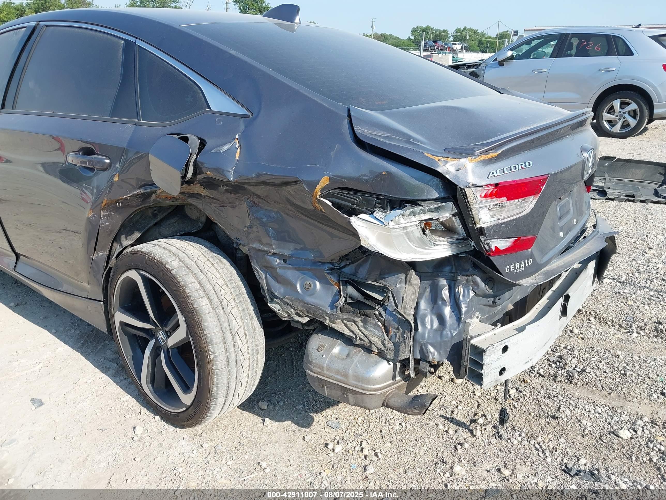 HONDA ACCORD image 6